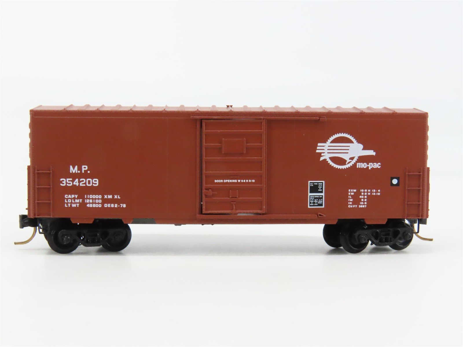 N Scale Micro-Trains 24200 MP Missouri Pacific 40' Box Car 354209 RTR