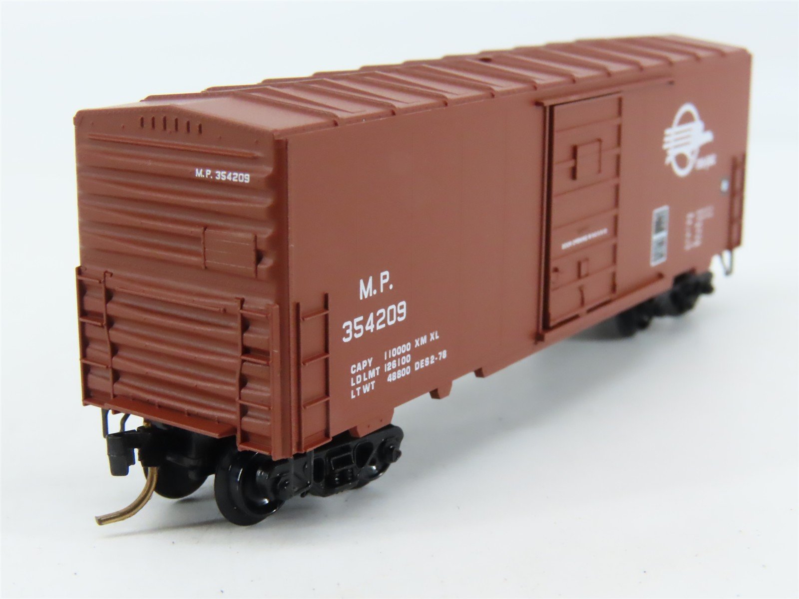 N Scale Micro-Trains 24200 MP Missouri Pacific 40' Box Car 354209 RTR