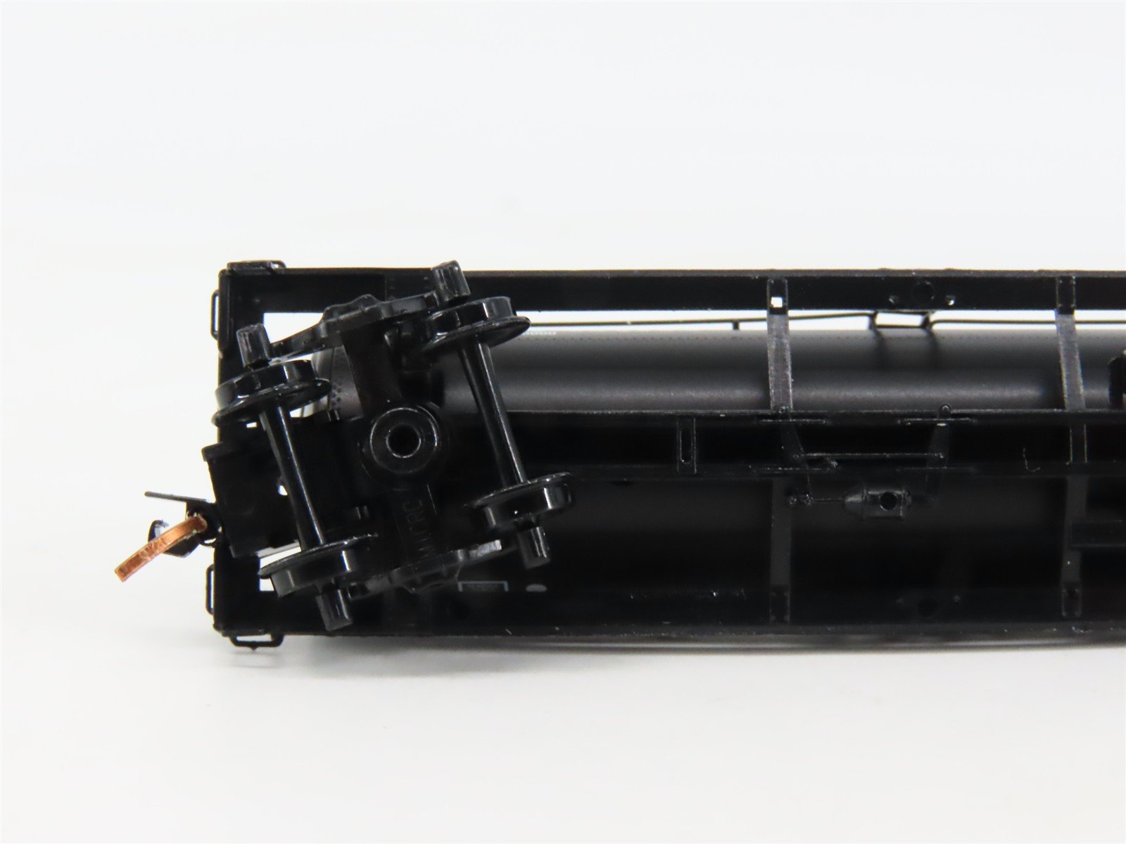 N Scale Micro-Trains 06500712 39' Single Dome Tank Car RTR