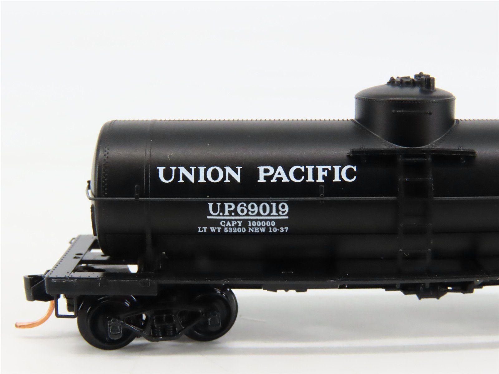 N Scale Micro-Trains 65180 UP Union Pacific 39' Tank Car 69019 RTR