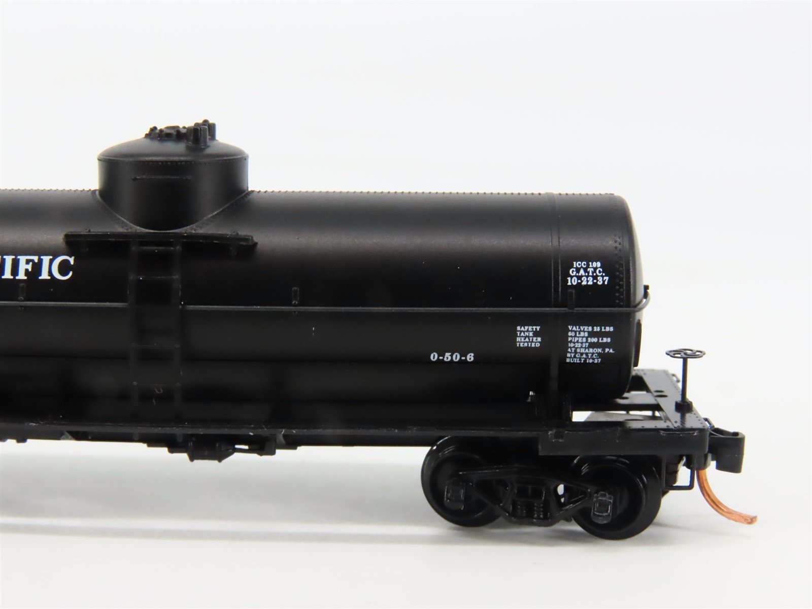 N Scale Micro-Trains 65180 UP Union Pacific 39' Tank Car 69019 RTR