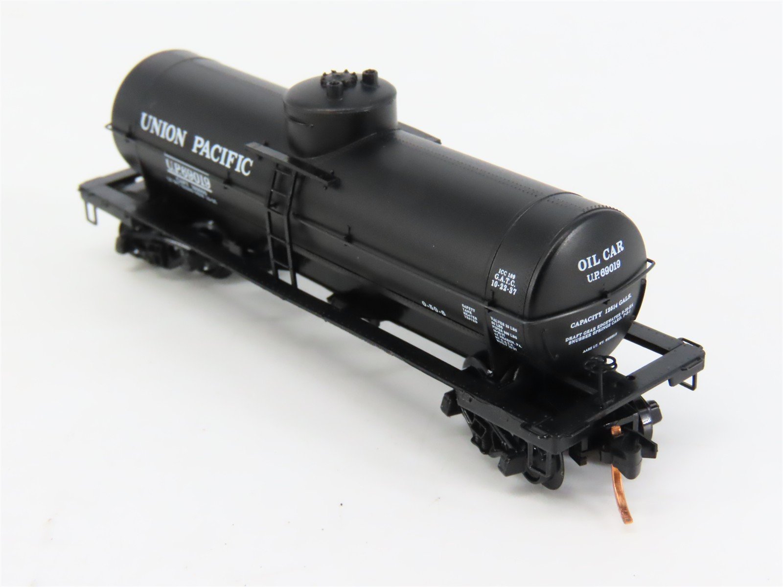 N Scale Micro-Trains 65180 UP Union Pacific 39' Tank Car 69019 RTR