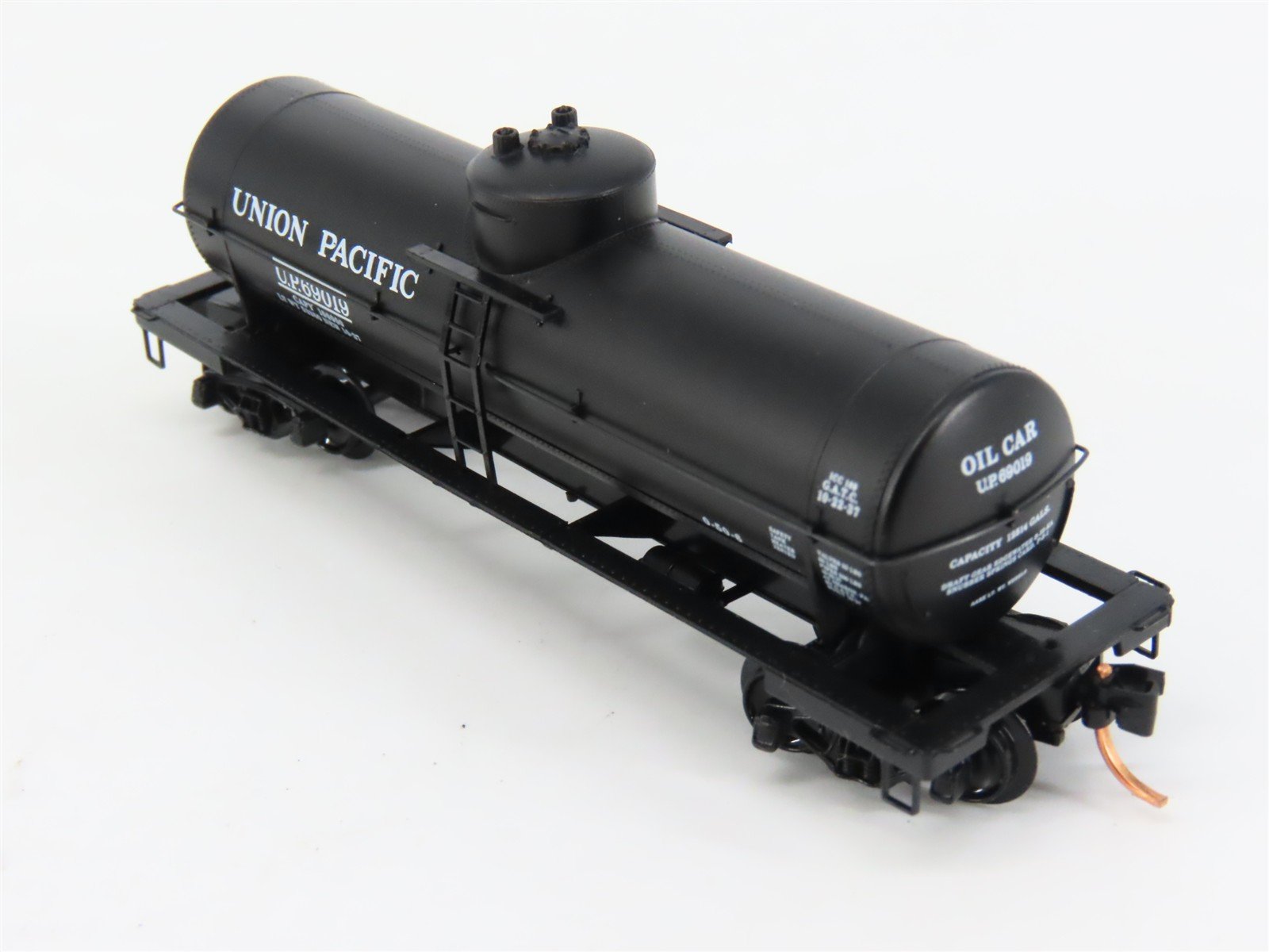 N Scale Micro-Trains 65180 UP Union Pacific 39' Tank Car 69019 RTR