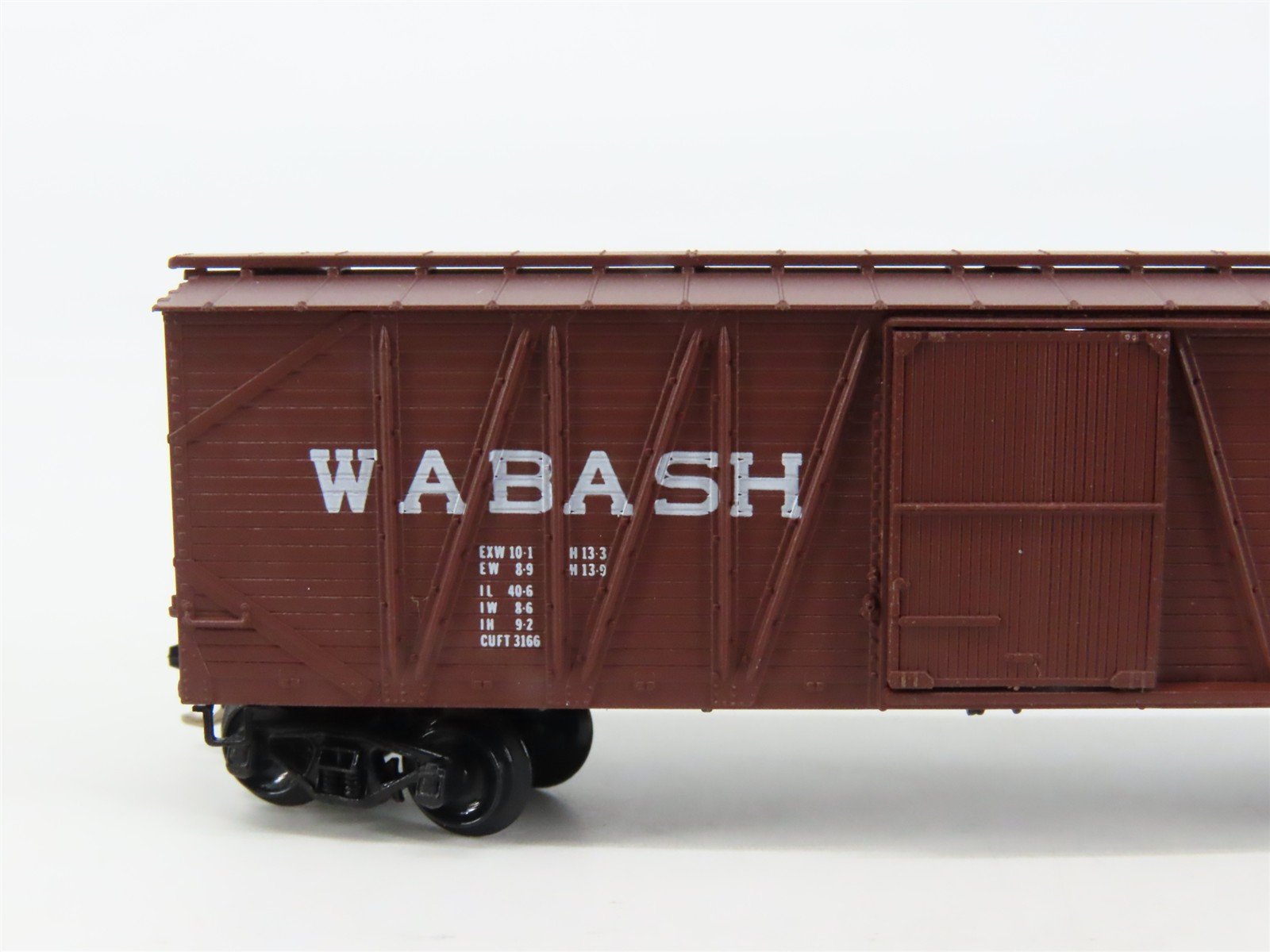 N Scale Micro-Trains 28050 WAB Wabash 40' Box Car 81510 RTR
