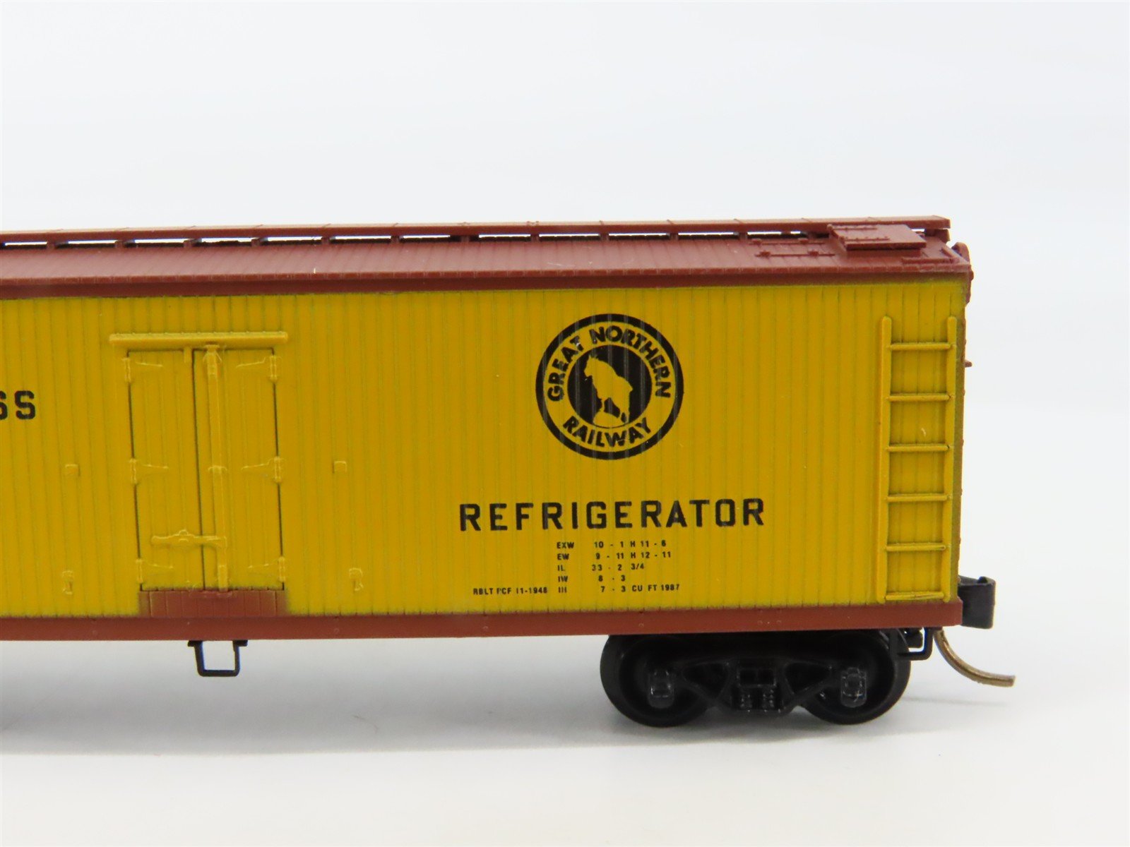 N Scale Micro-Trains 47330 Western Fruit Express 40' Wood-Sheathed Reefer RTR