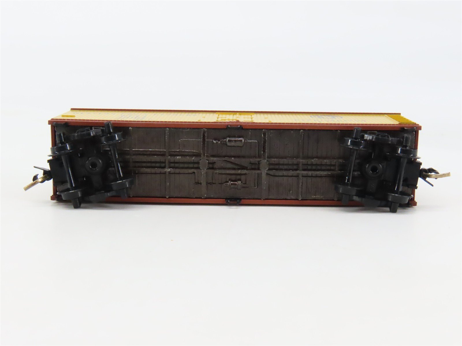 N Scale Micro-Trains 47330 Western Fruit Express 40' Wood-Sheathed Reefer RTR