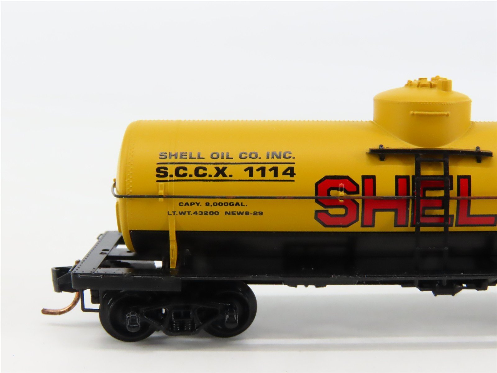 N Scale Micro-Trains SCCX Shell Oil Company Tank Car 1114 RTR