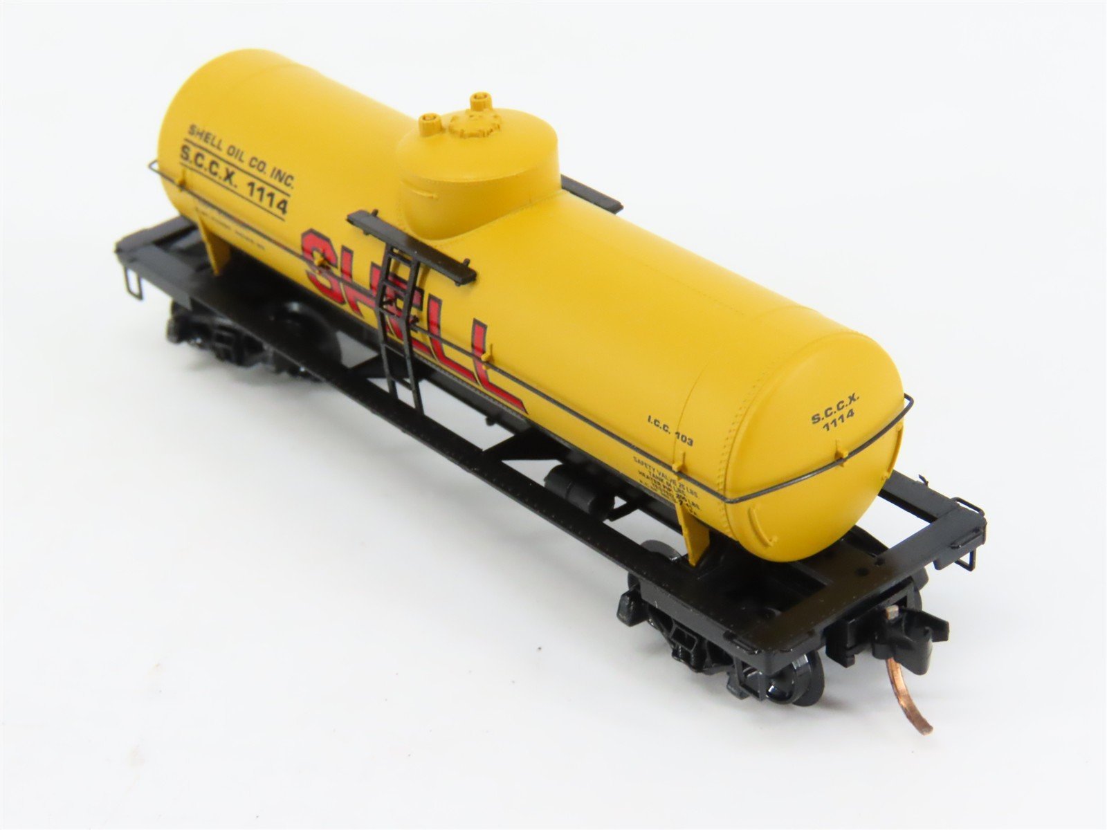 N Scale Micro-Trains SCCX Shell Oil Company Tank Car 1114 RTR
