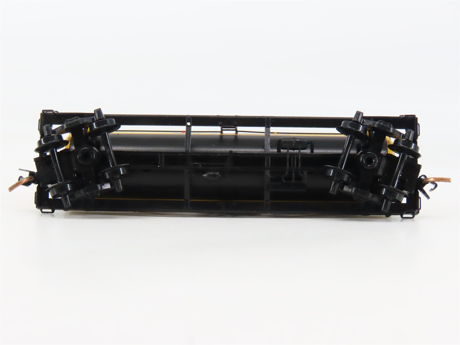 N Scale Micro-Trains SCCX Shell Oil Company Tank Car 1114 RTR