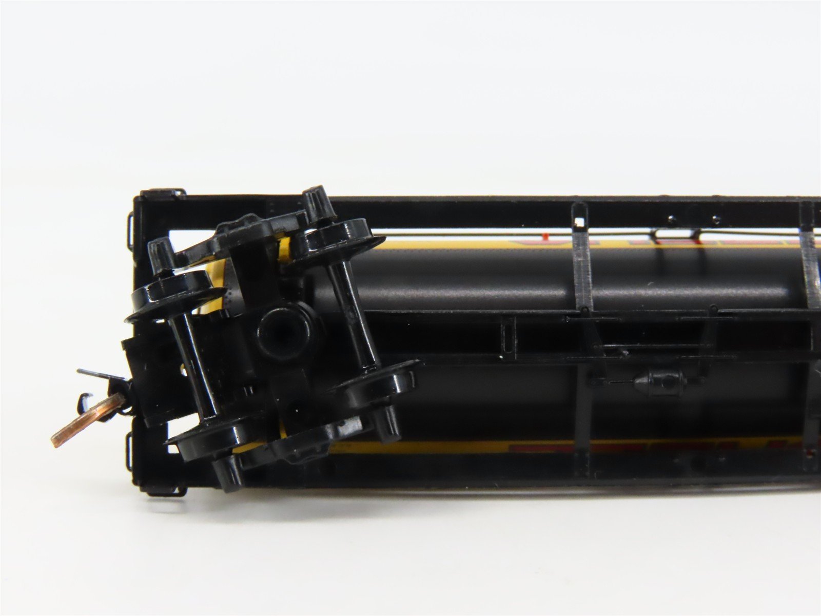 N Scale Micro-Trains SCCX Shell Oil Company Tank Car 1114 RTR