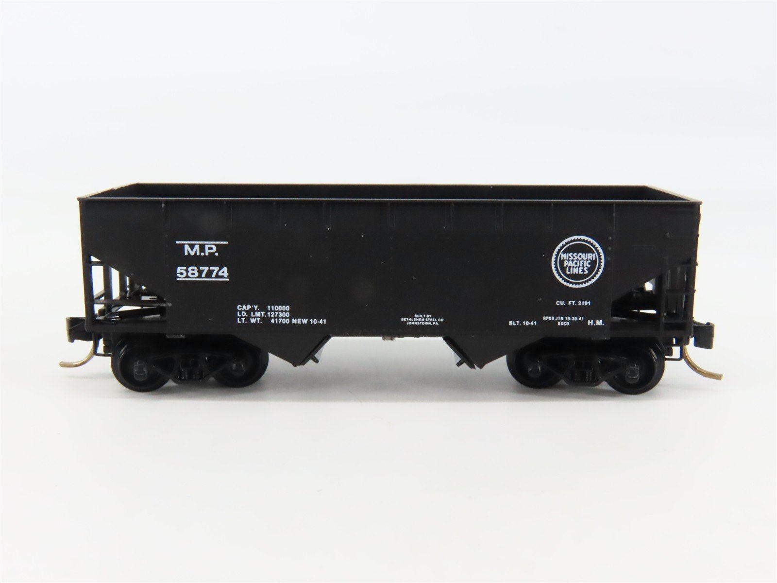 N Scale Micro-Trains 55320 MP Missouri Pacific 33' 2-Bay Hopper 58774 RTR