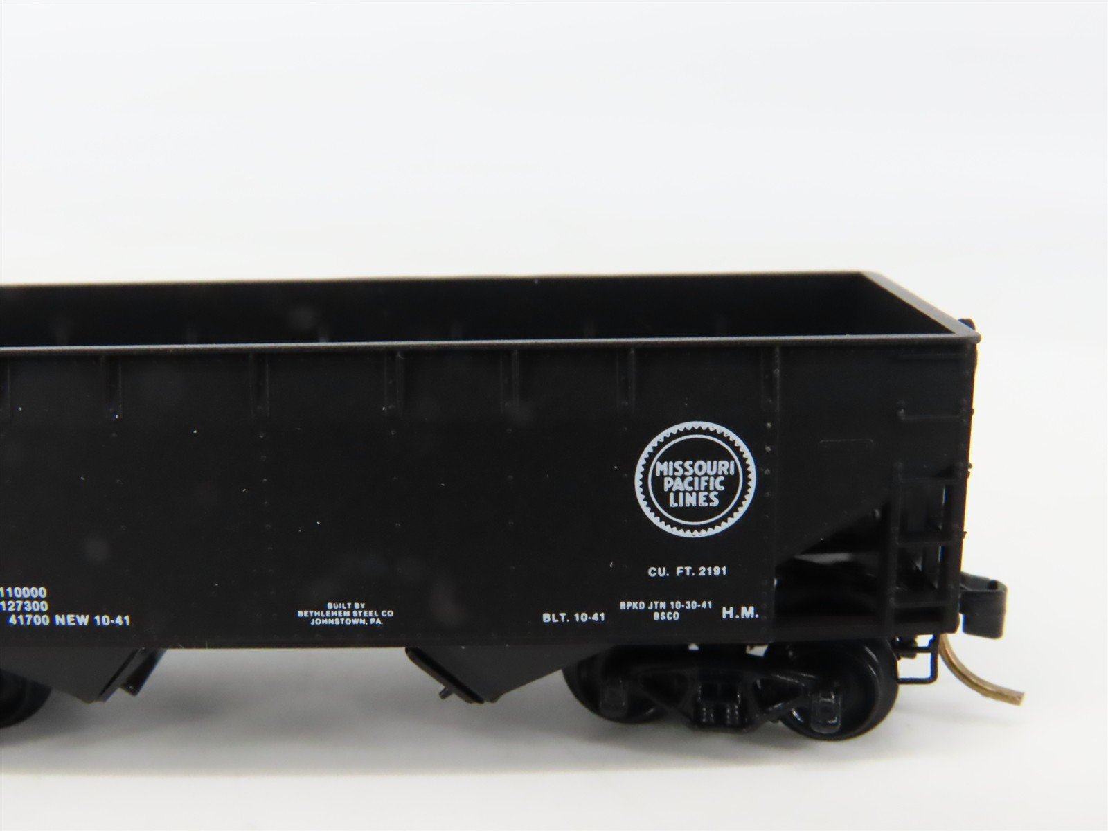 N Scale Micro-Trains 55320 MP Missouri Pacific 33' 2-Bay Hopper 58774 RTR