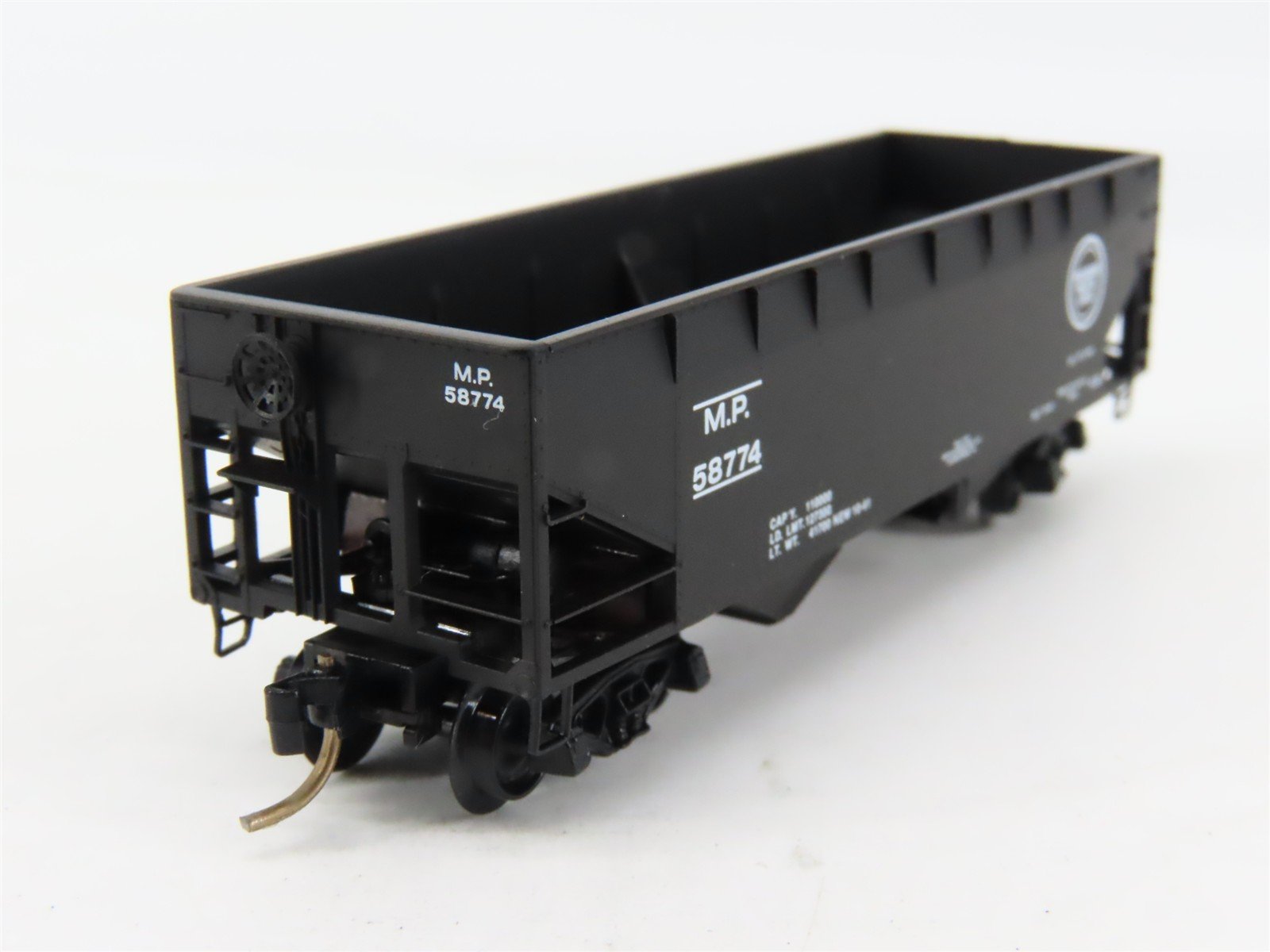 N Scale Micro-Trains 55320 MP Missouri Pacific 33' 2-Bay Hopper 58774 RTR