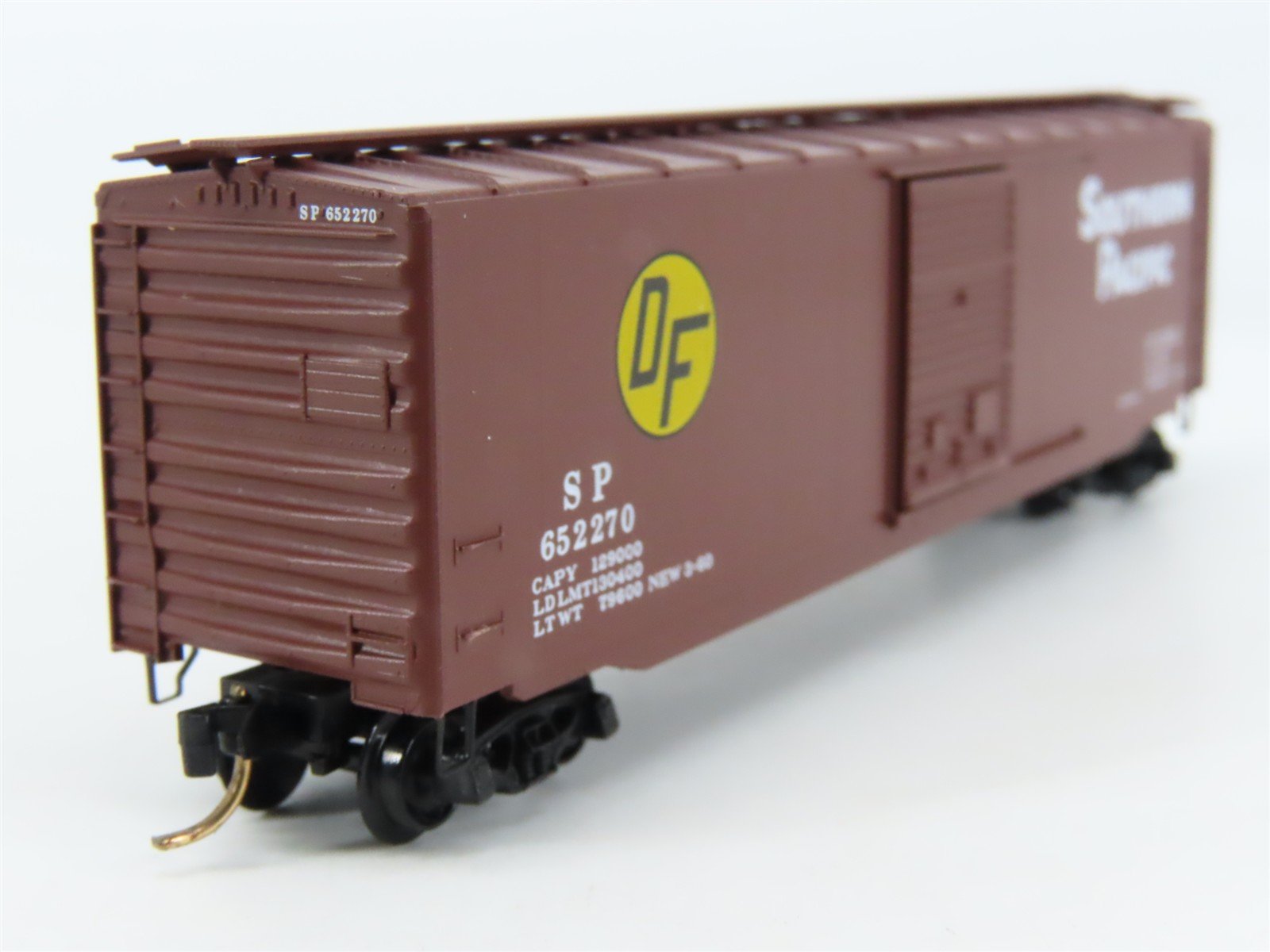 N Scale Micro-Trains 31200 SP Southern Pacific 50' Box Car 652270 RTR