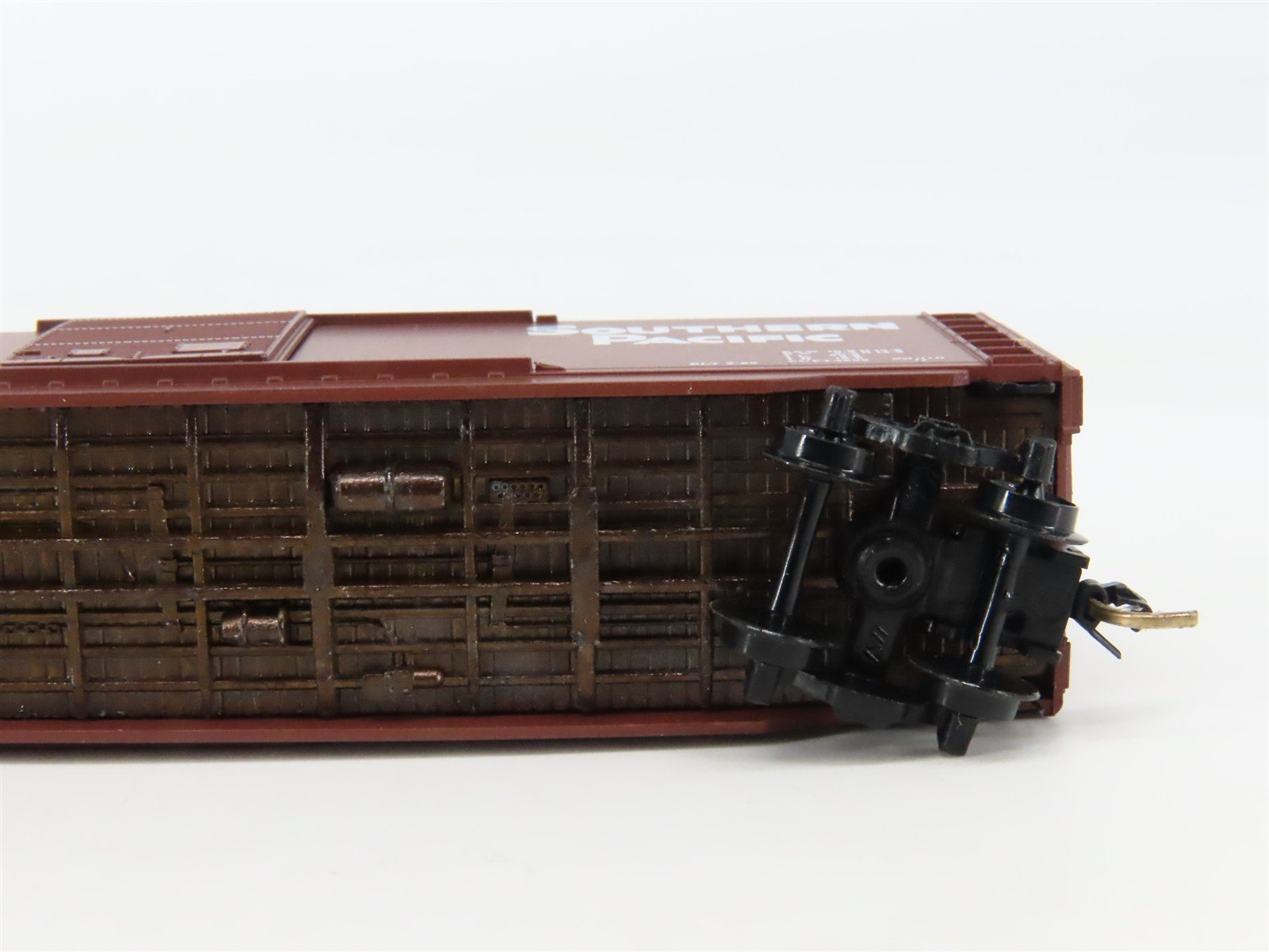 N Scale Micro-Trains 31200 SP Southern Pacific 50' Box Car 652270 RTR