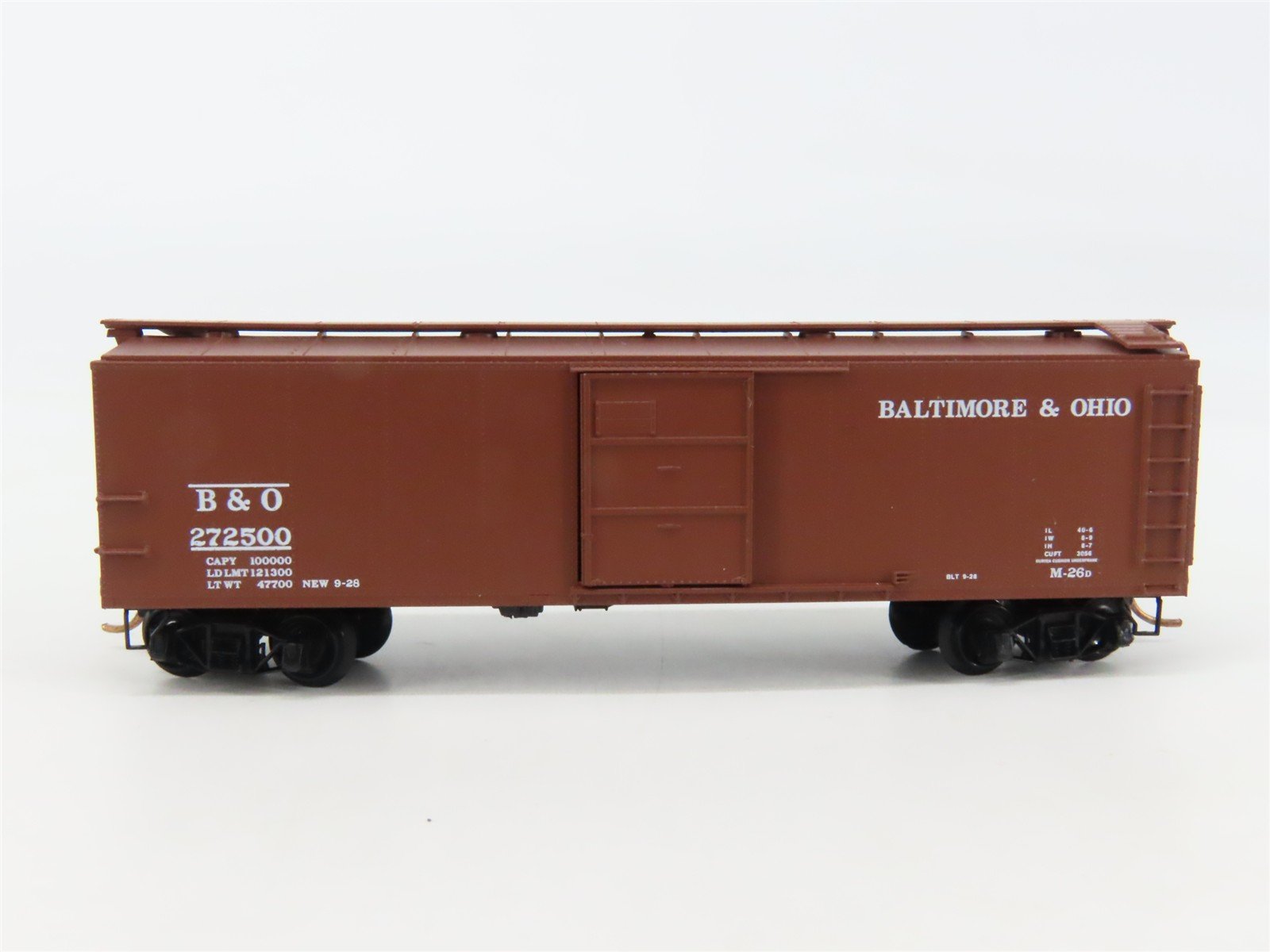 N Scale Micro-Trains 120210 B&O Baltimore & Ohio 40' Box Car 272500 RTR