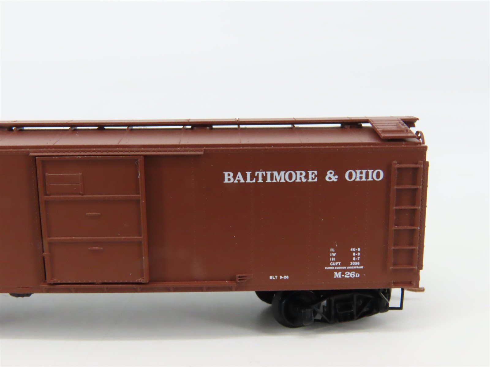 N Scale Micro-Trains 120210 B&O Baltimore & Ohio 40' Box Car 272500 RTR