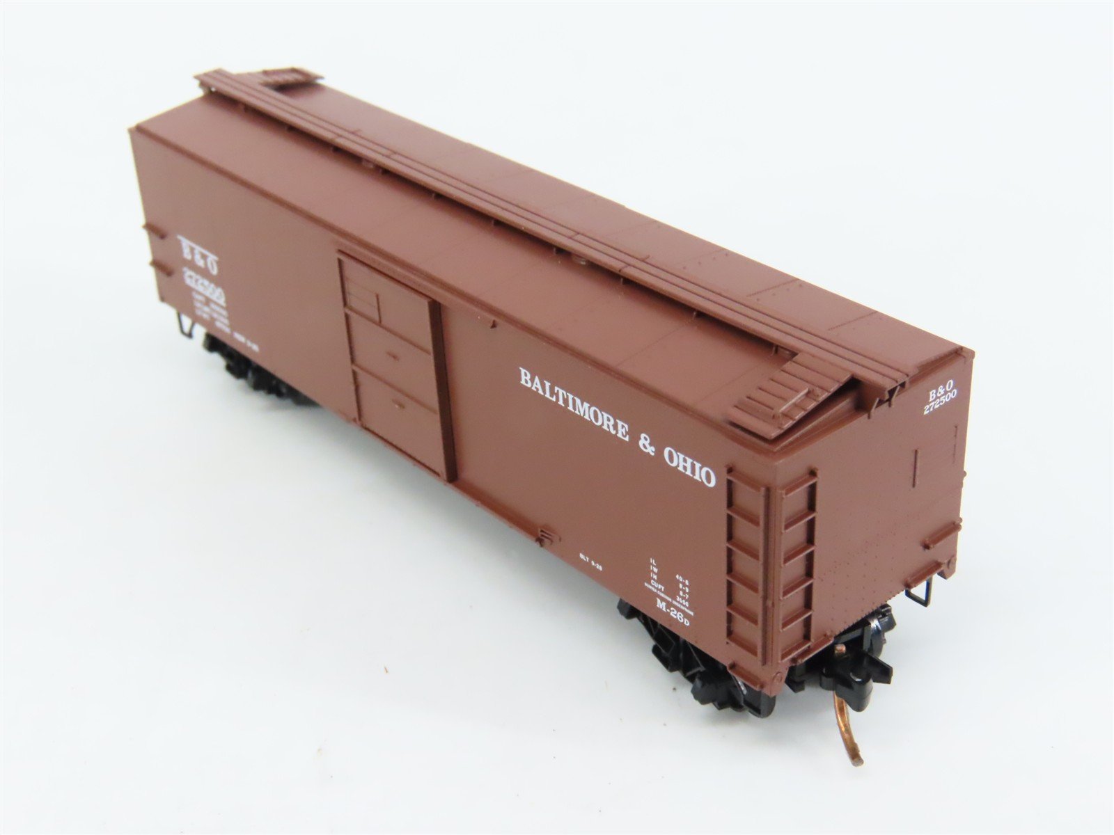 N Scale Micro-Trains 120210 B&O Baltimore & Ohio 40' Box Car 272500 RTR