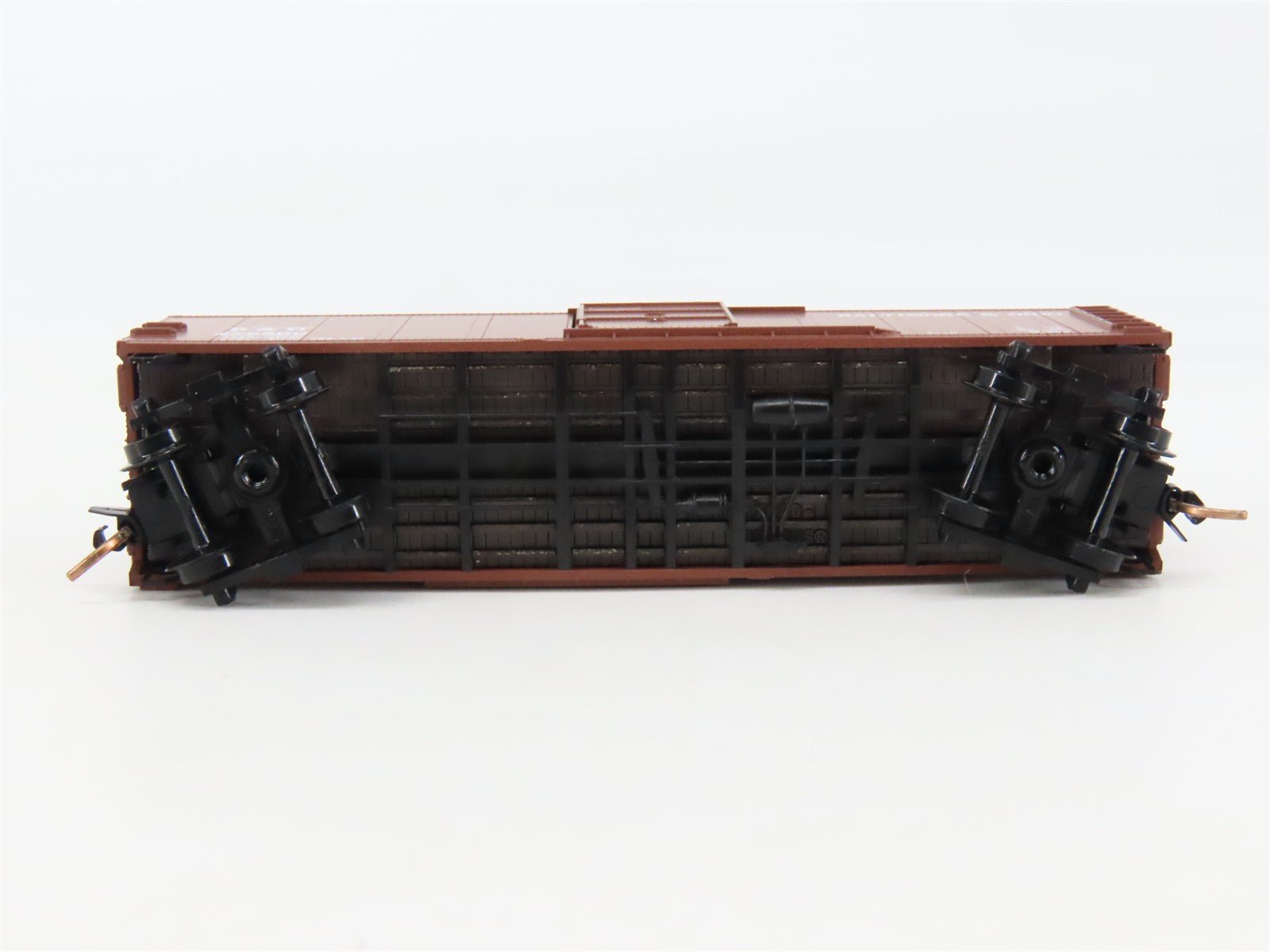 N Scale Micro-Trains 120210 B&O Baltimore & Ohio 40' Box Car 272500 RTR