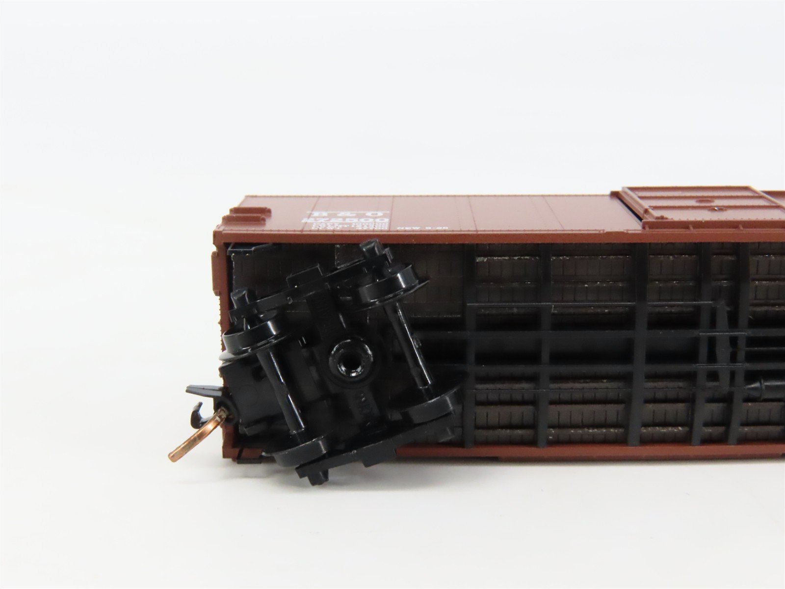 N Scale Micro-Trains 120210 B&O Baltimore & Ohio 40' Box Car 272500 RTR