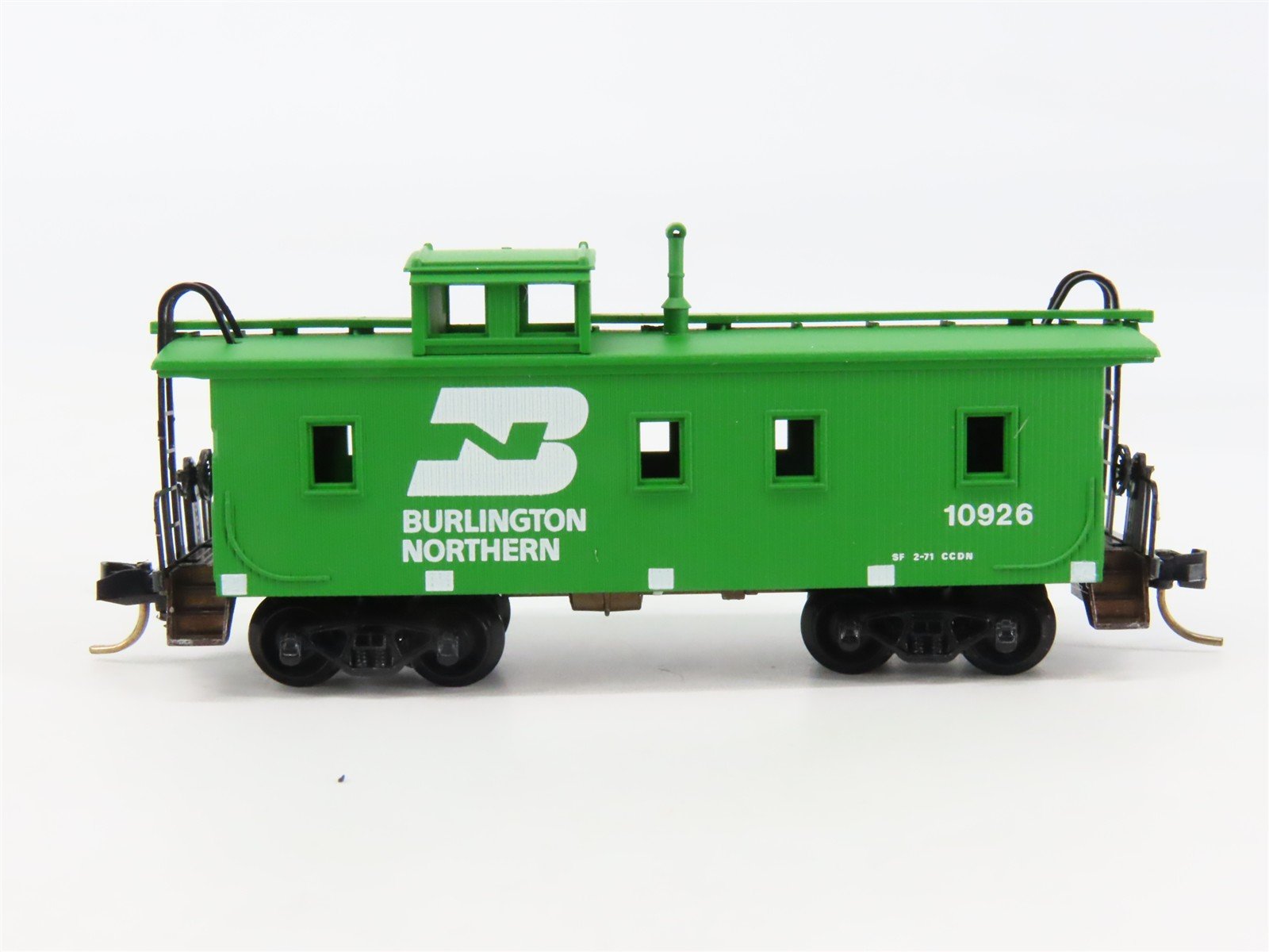 N Scale Micro-Trains 51090 BN Burlington Northern 34' Wood-Sheathed Caboose RTR