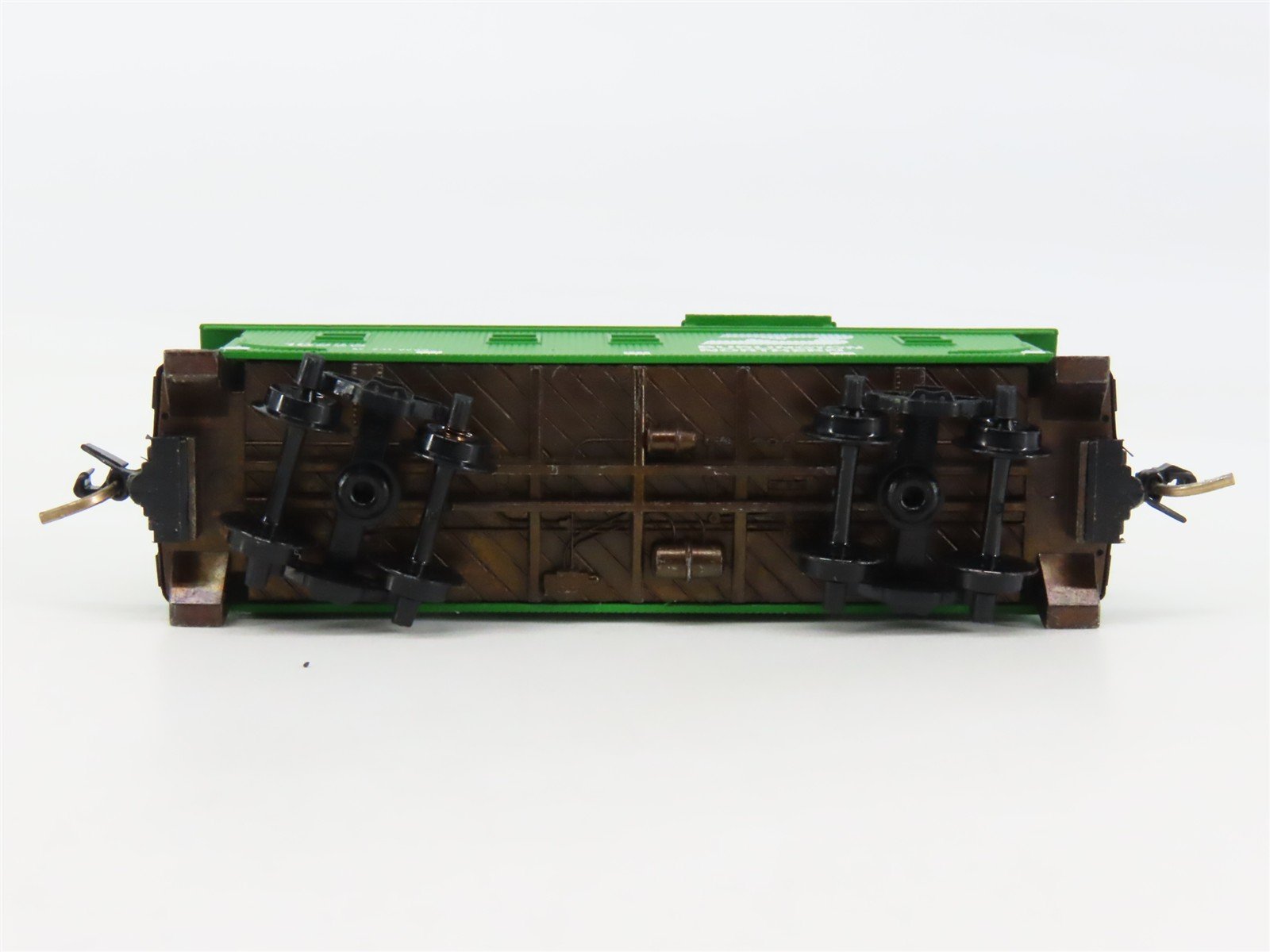 N Scale Micro-Trains 51090 BN Burlington Northern 34' Wood-Sheathed Caboose RTR
