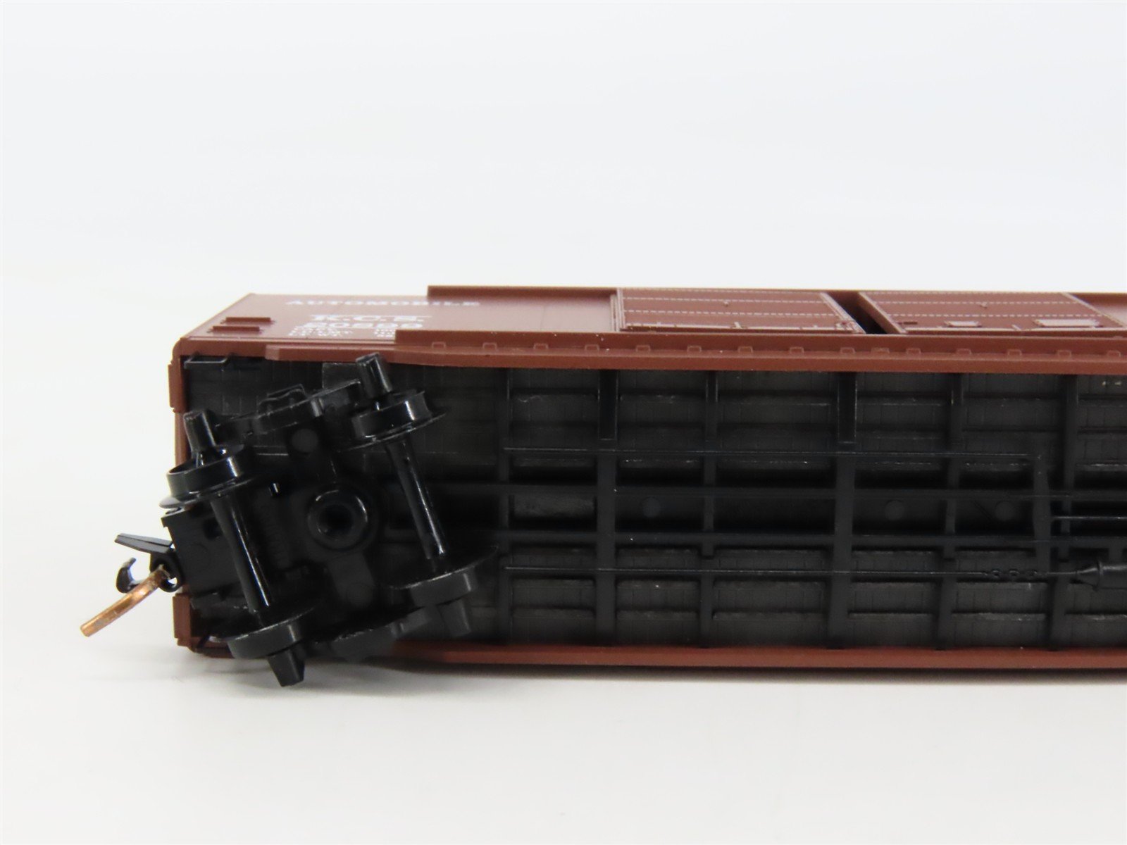 N Scale Micro-Trains 34230 KCS Kansas City Southern 50' Box Car 20899 RTR