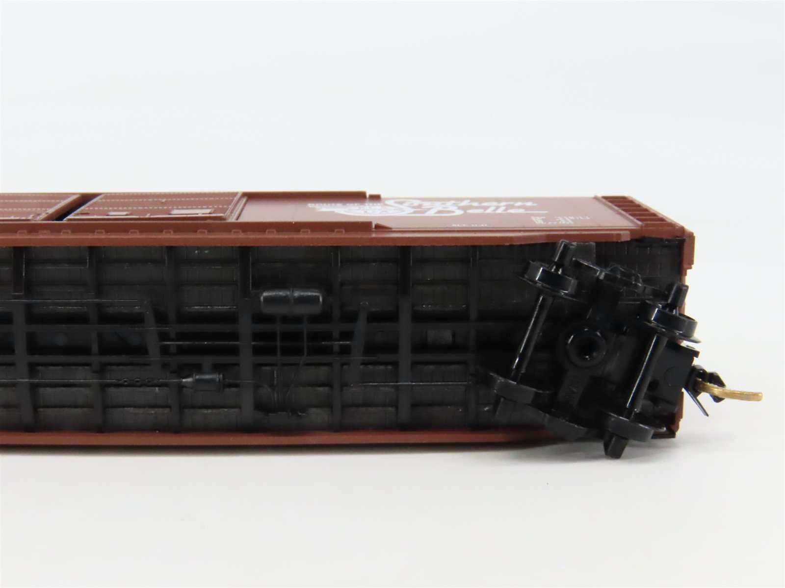 N Scale Micro-Trains 34230 KCS Kansas City Southern 50' Box Car 20899 RTR