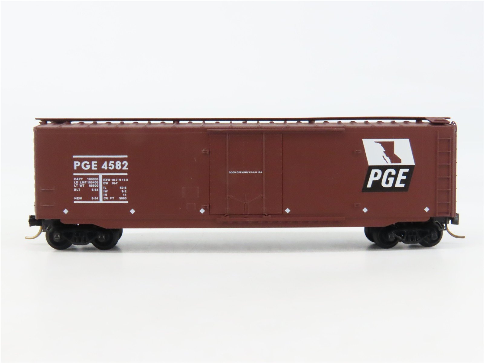 N Scale Micro-Trains 32260 PGE Pacific Great Eastern 50' Box Car 4582 RTR