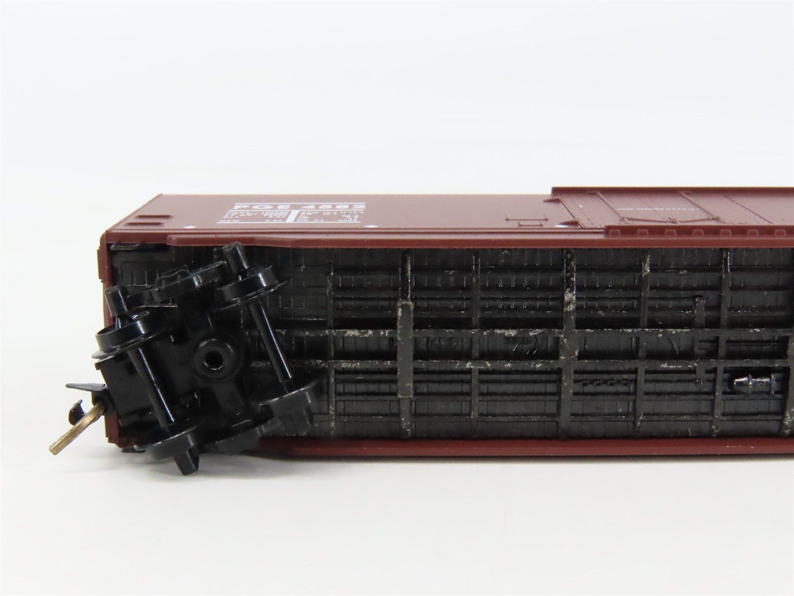 N Scale Micro-Trains 32260 PGE Pacific Great Eastern 50' Box Car 4582 RTR