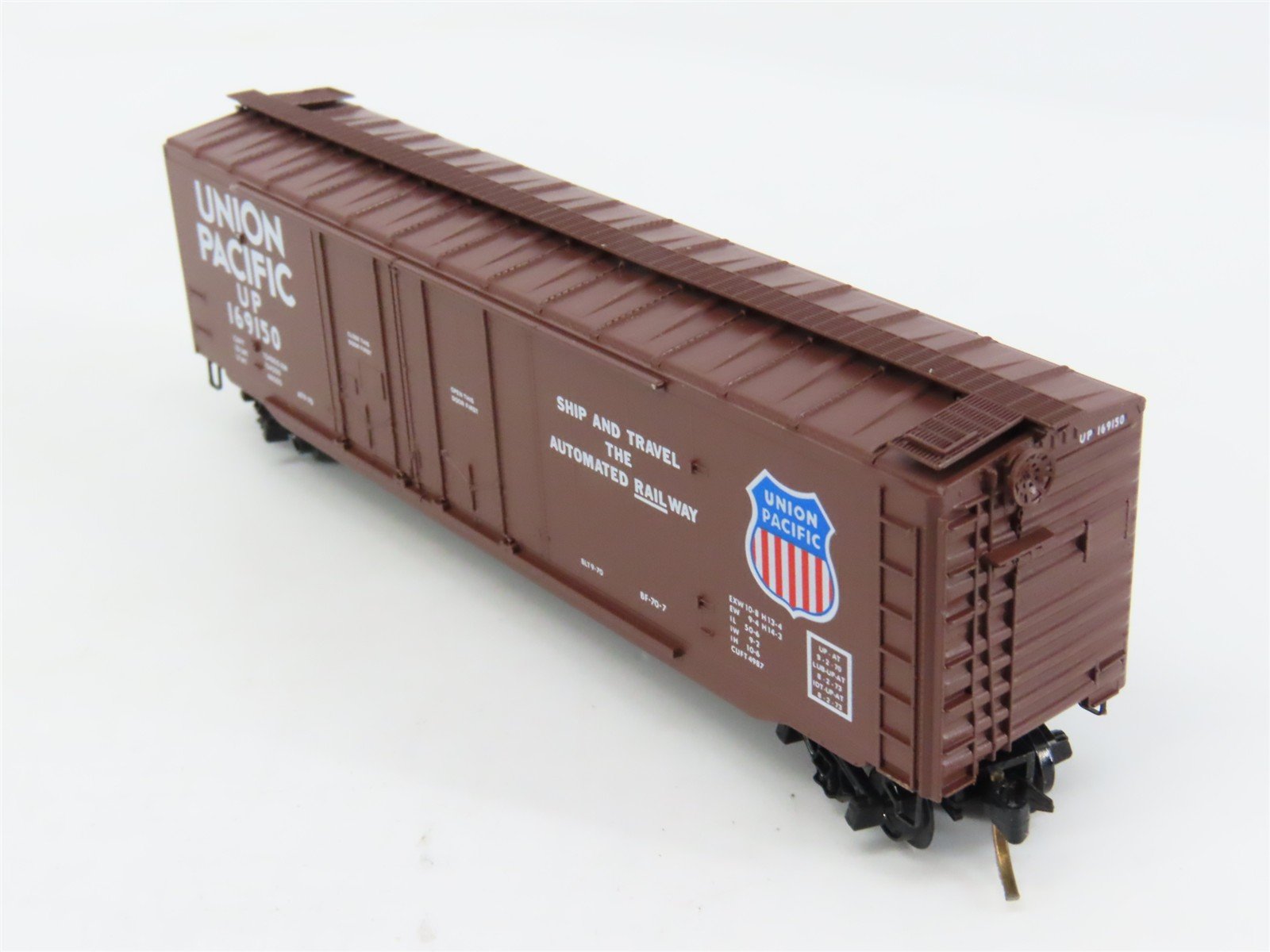 N Scale Micro-Trains 36030 UP Union Pacific 50' Box Car 169150 RTR