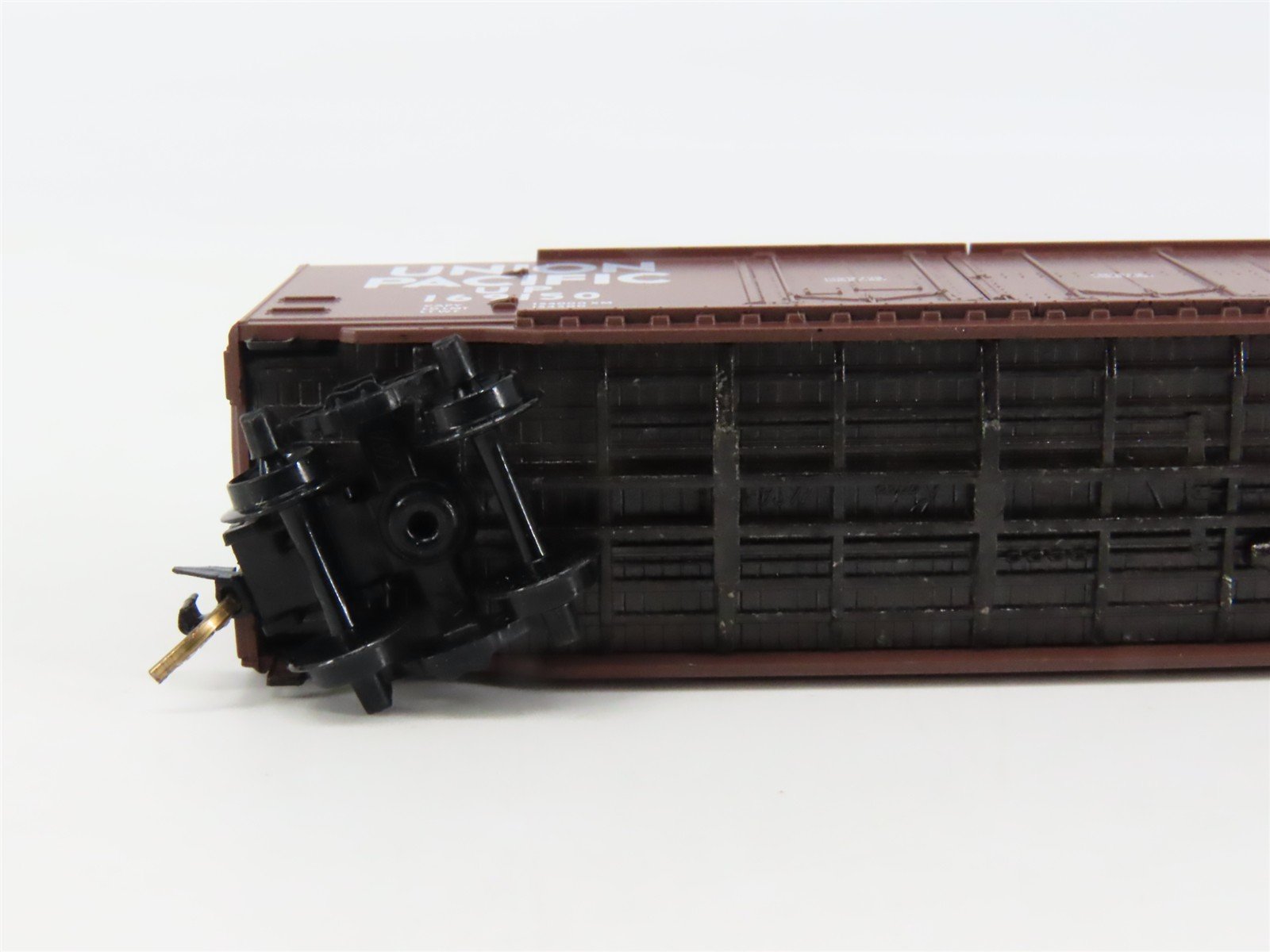 N Scale Micro-Trains 36030 UP Union Pacific 50' Box Car 169150 RTR
