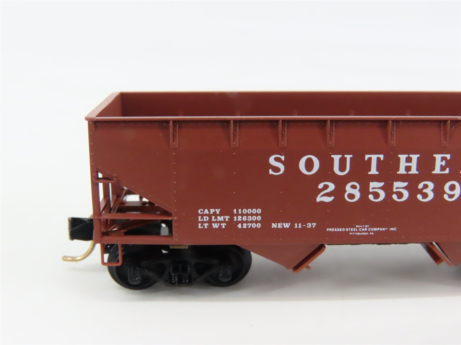 N Scale Micro-Trains 55330 SOU Southern 33' 2-Bay Hopper 285539 RTR