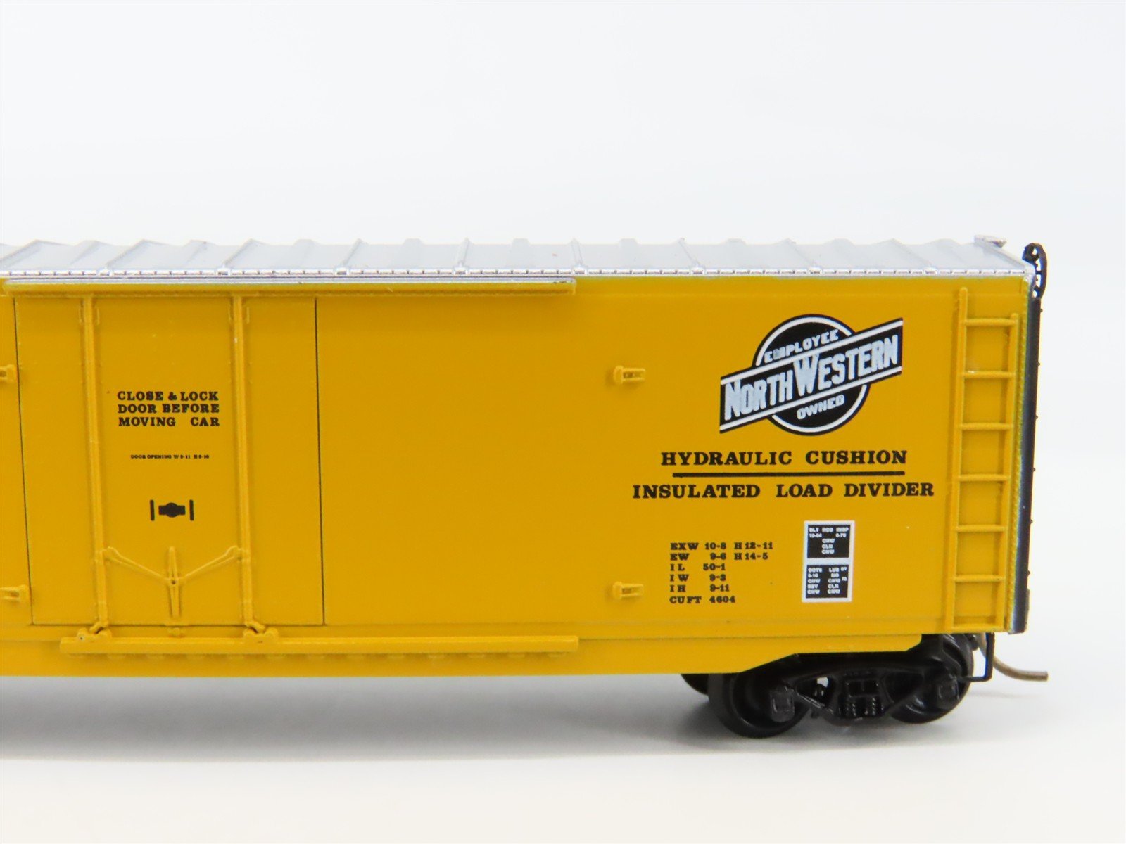 N Scale Kadee / Micro-Trains Line 38180 Chicago & North Western 50' Box Car RTR