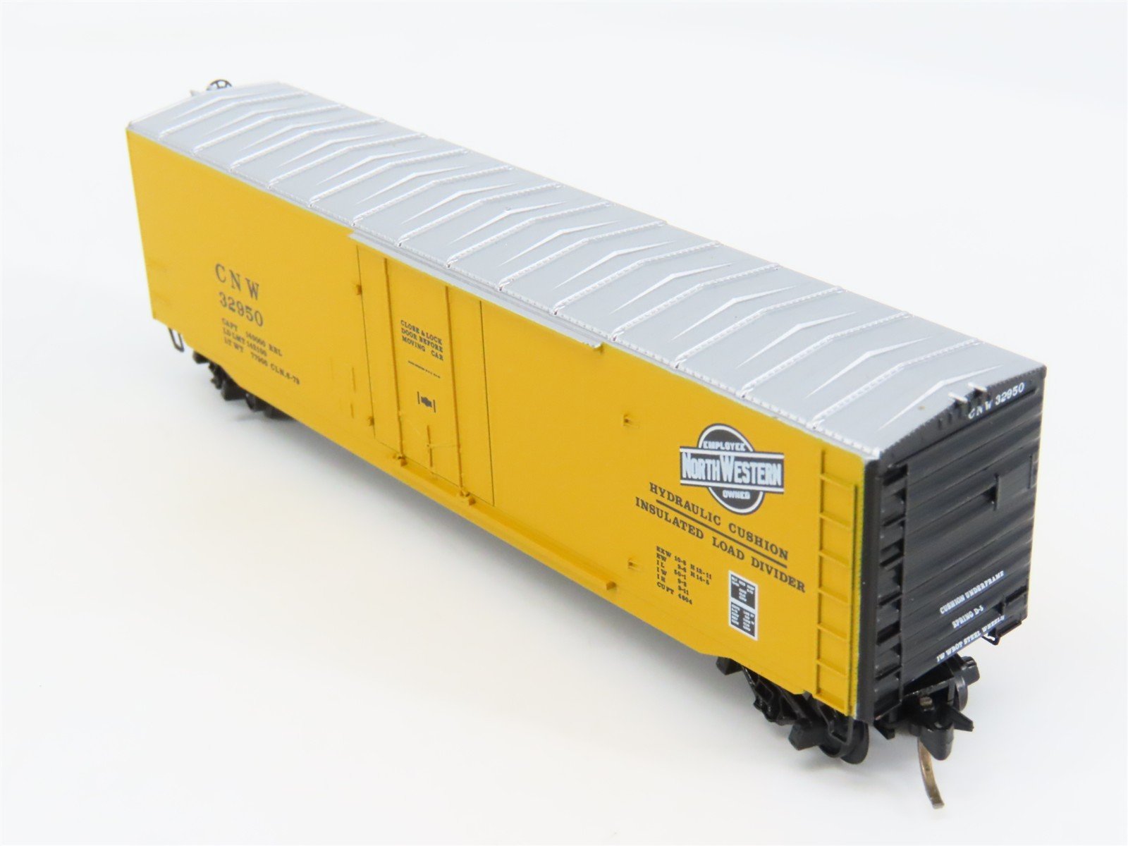 N Scale Kadee / Micro-Trains Line 38180 Chicago & North Western 50' Box Car RTR