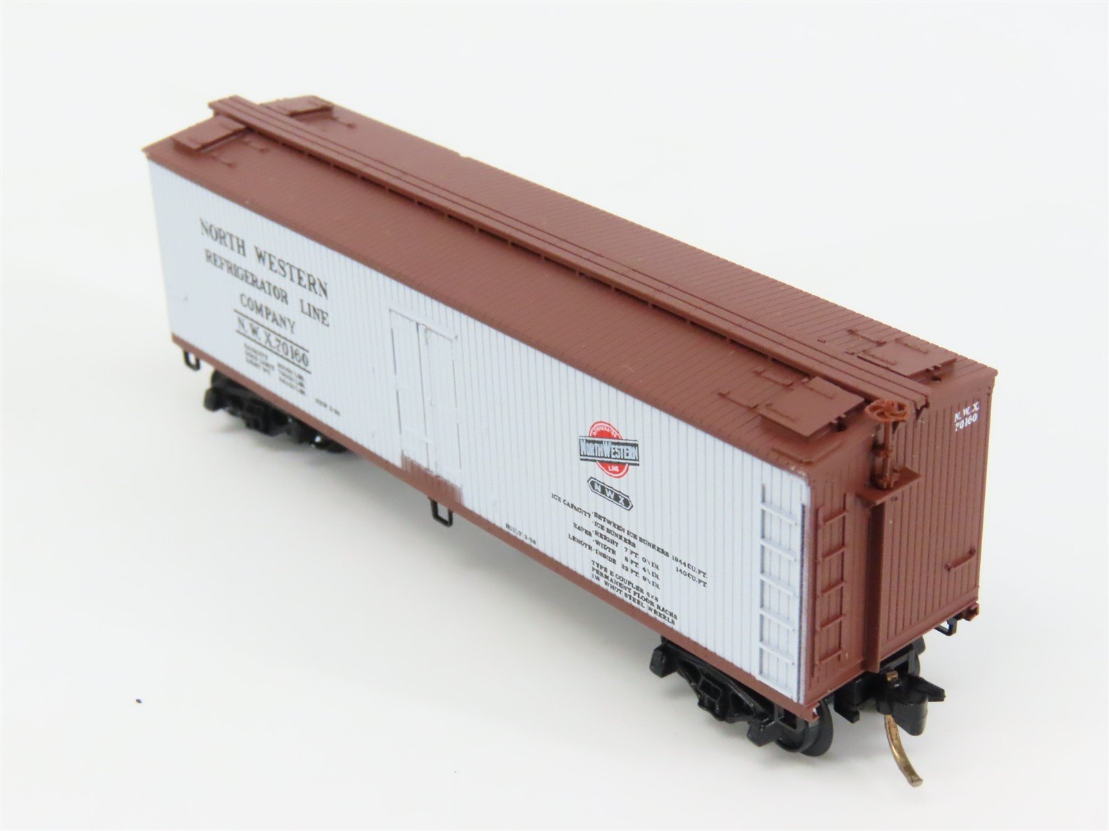 N Scale Micro-Trains 49170 40' Double Sheathed Wood Reefer RTR