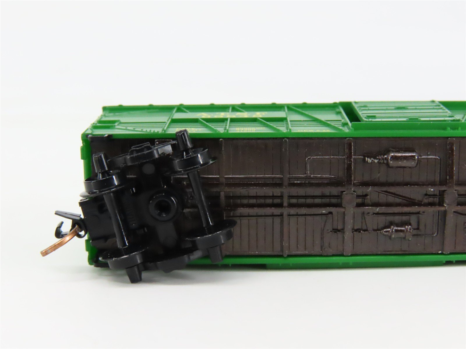 N Scale Micro-Trains 35070 ATSF Santa Fe 40' Stock/Cattle Car 68848 RTR