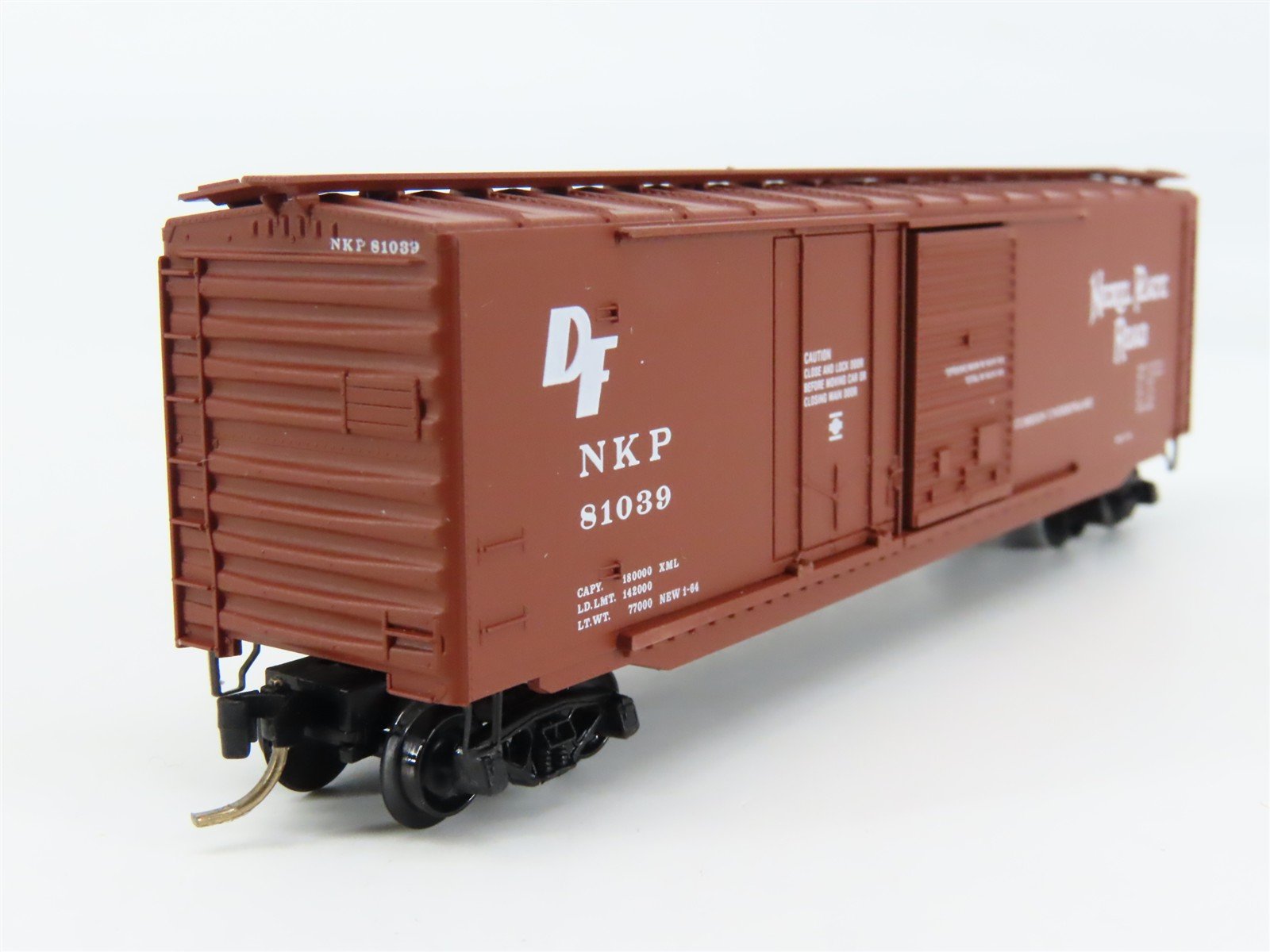 N Scale Micro-Trains 33110 NKP Nickel Plate Road 50' Box Car 81039 RTR