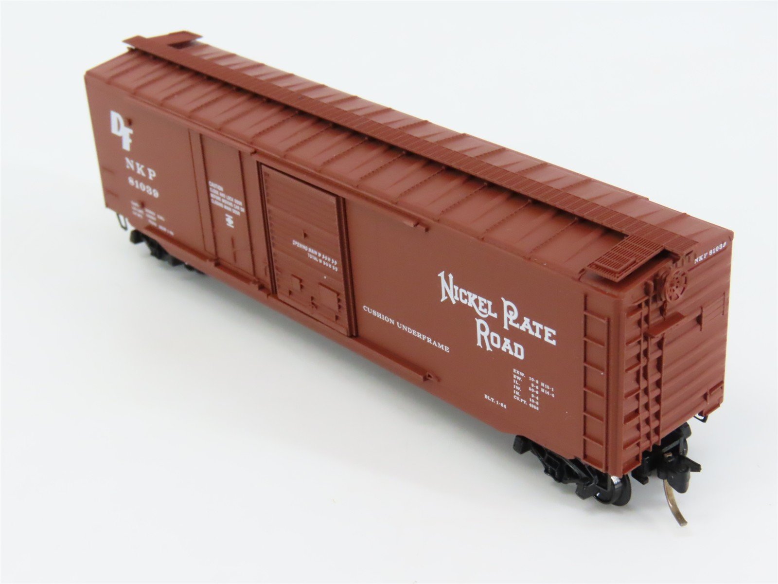 N Scale Micro-Trains 33110 NKP Nickel Plate Road 50' Box Car 81039 RTR