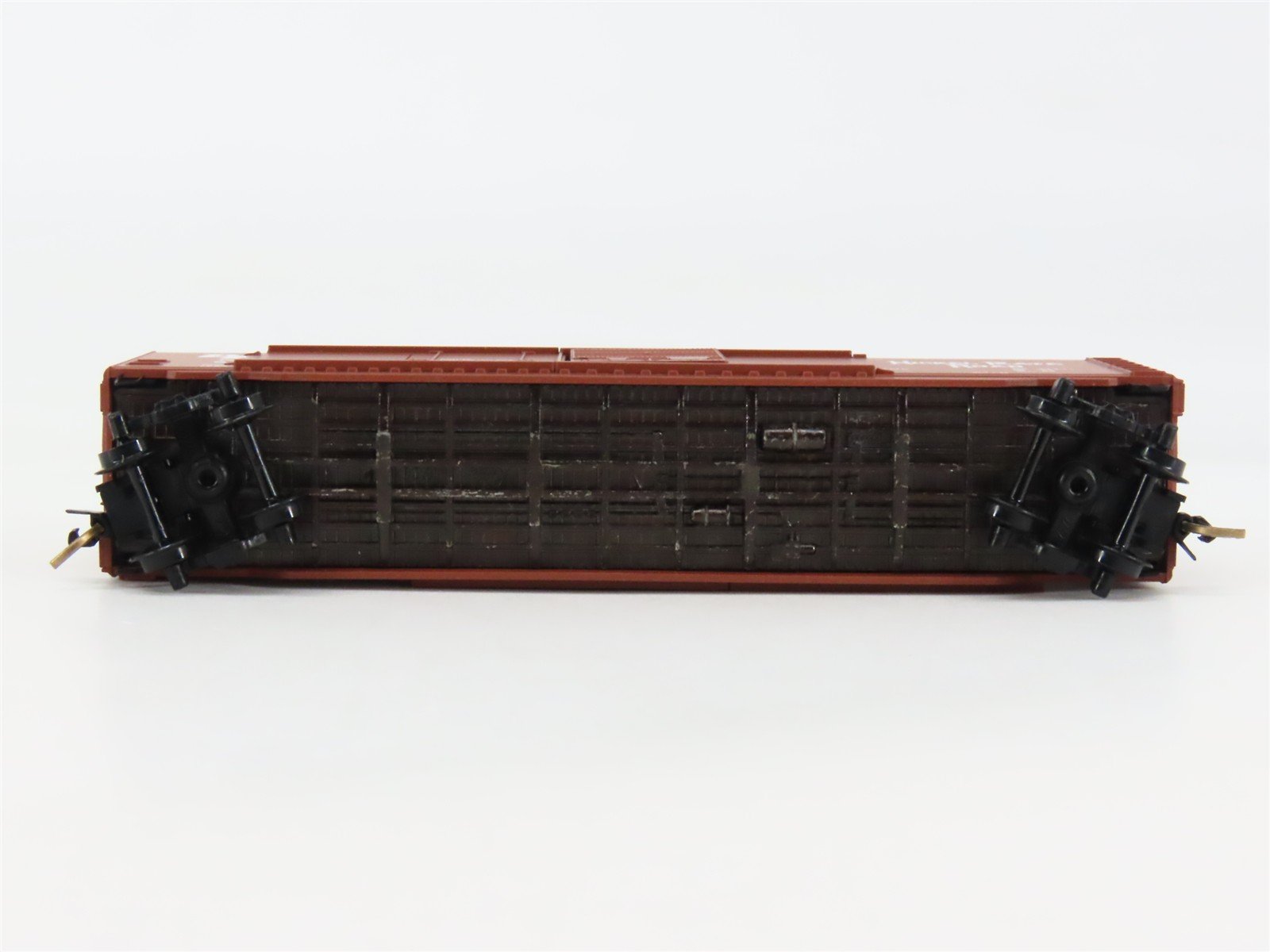 N Scale Micro-Trains 33110 NKP Nickel Plate Road 50' Box Car 81039 RTR