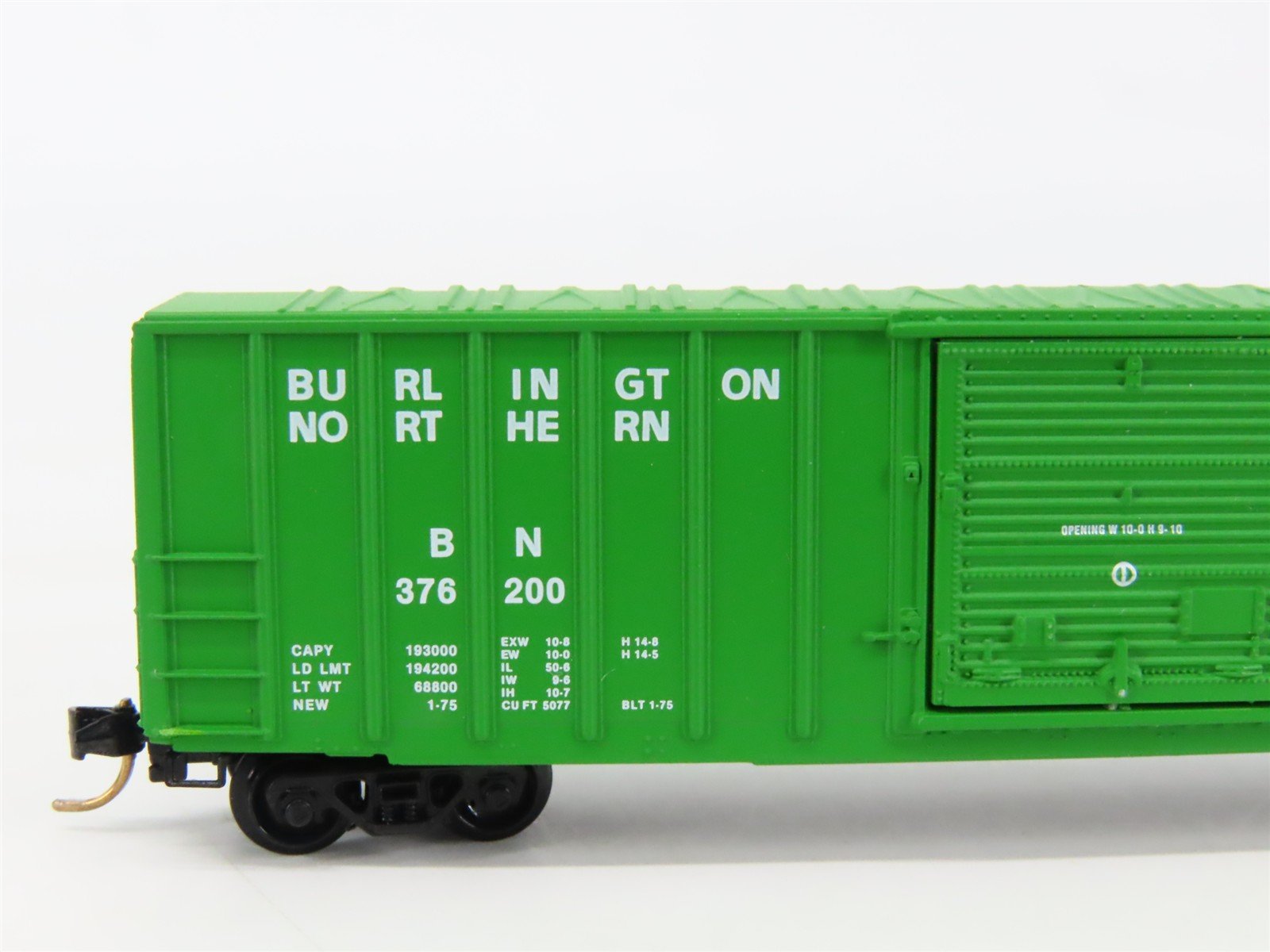 N Scale Micro-Trains 25490 BN Burlington Northern 50' Box Car 376200 RTR