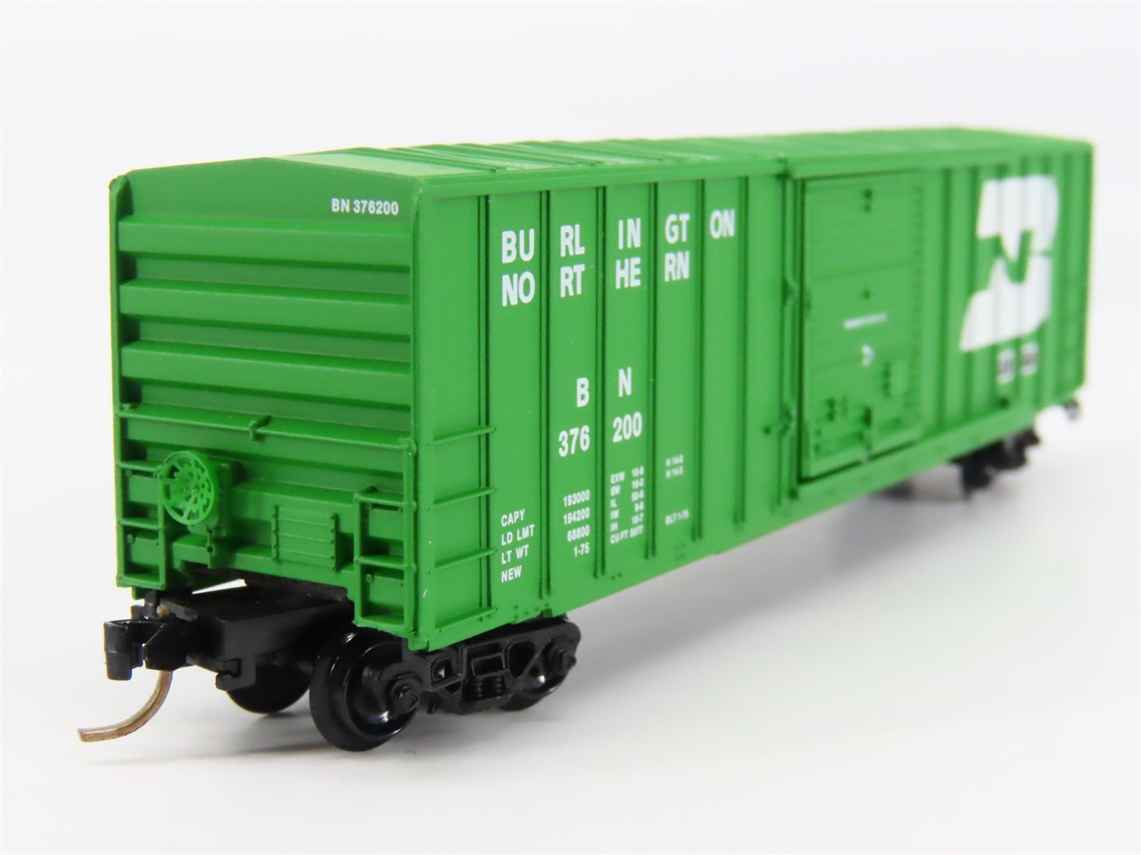 N Scale Micro-Trains 25490 BN Burlington Northern 50' Box Car 376200 RTR
