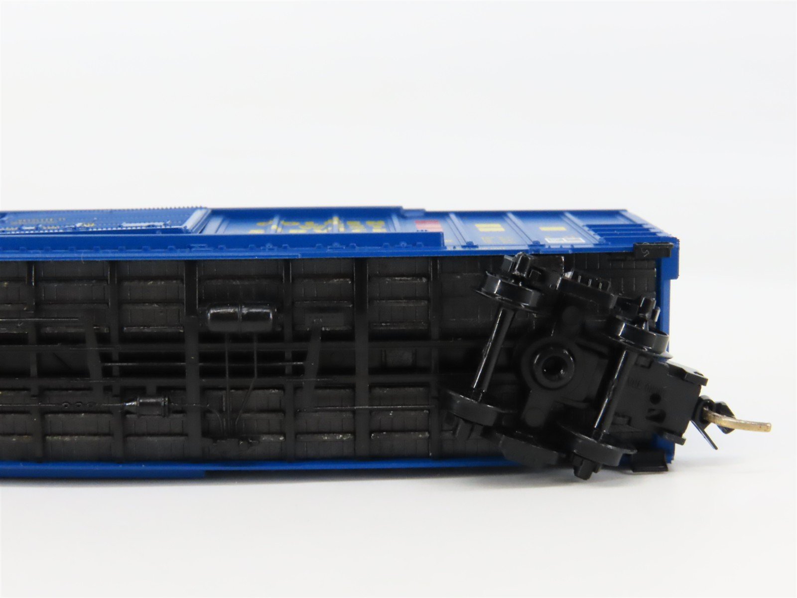 N Scale Micro-Trains 25520 GVSR Golden West Service 50' Box Car 767161 RTR