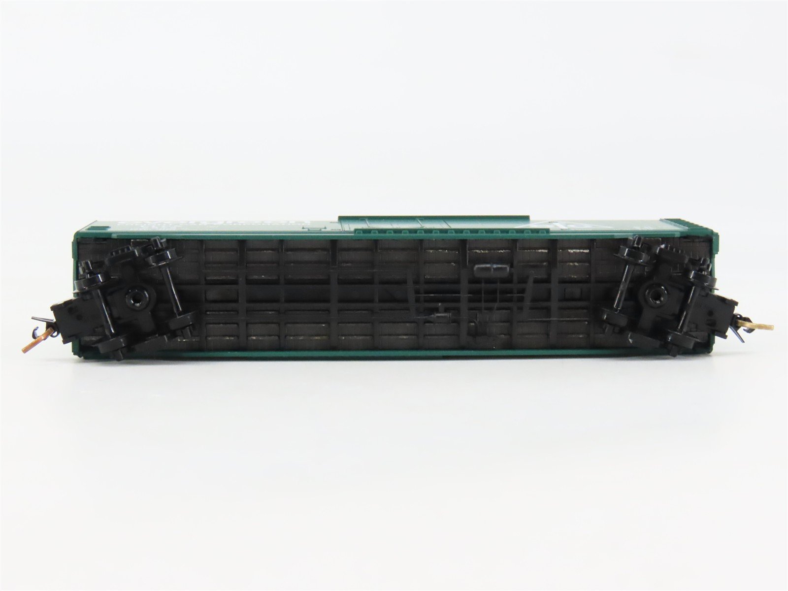 N Scale Micro-Trains 38260 Evergreen Freight Car Corporation 50' Box Car RTR
