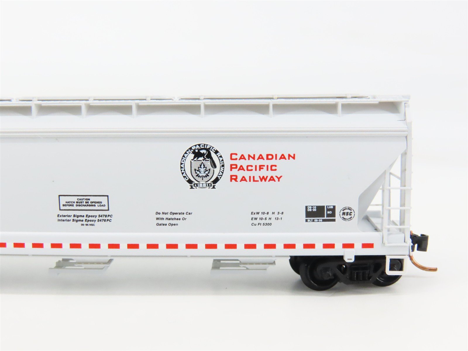 N Scale Micro-Trains 94140 Soo Line 3-Bay Covered Hopper 119145 RTR