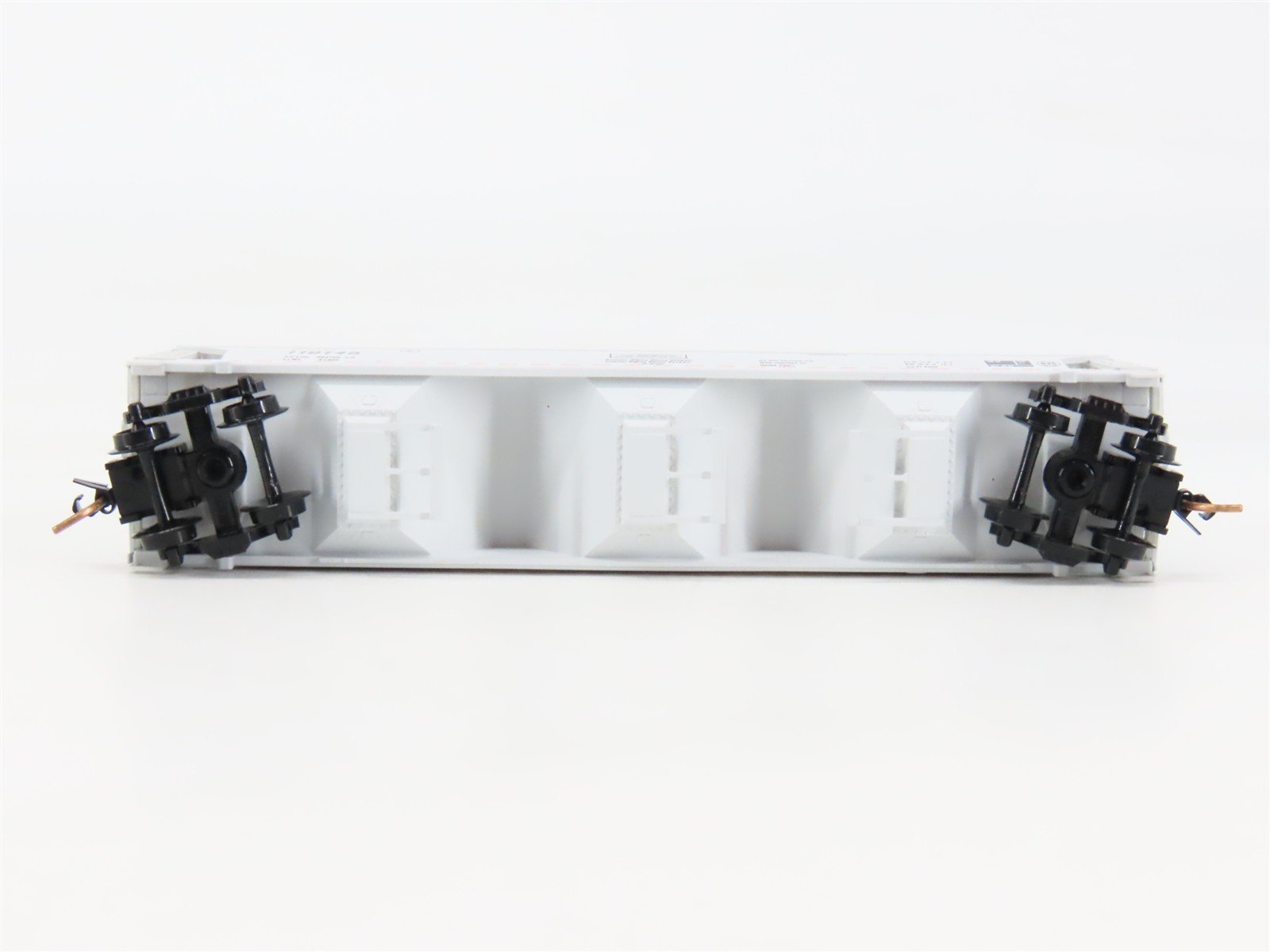 N Scale Micro-Trains 94140 Soo Line 3-Bay Covered Hopper 119145 RTR