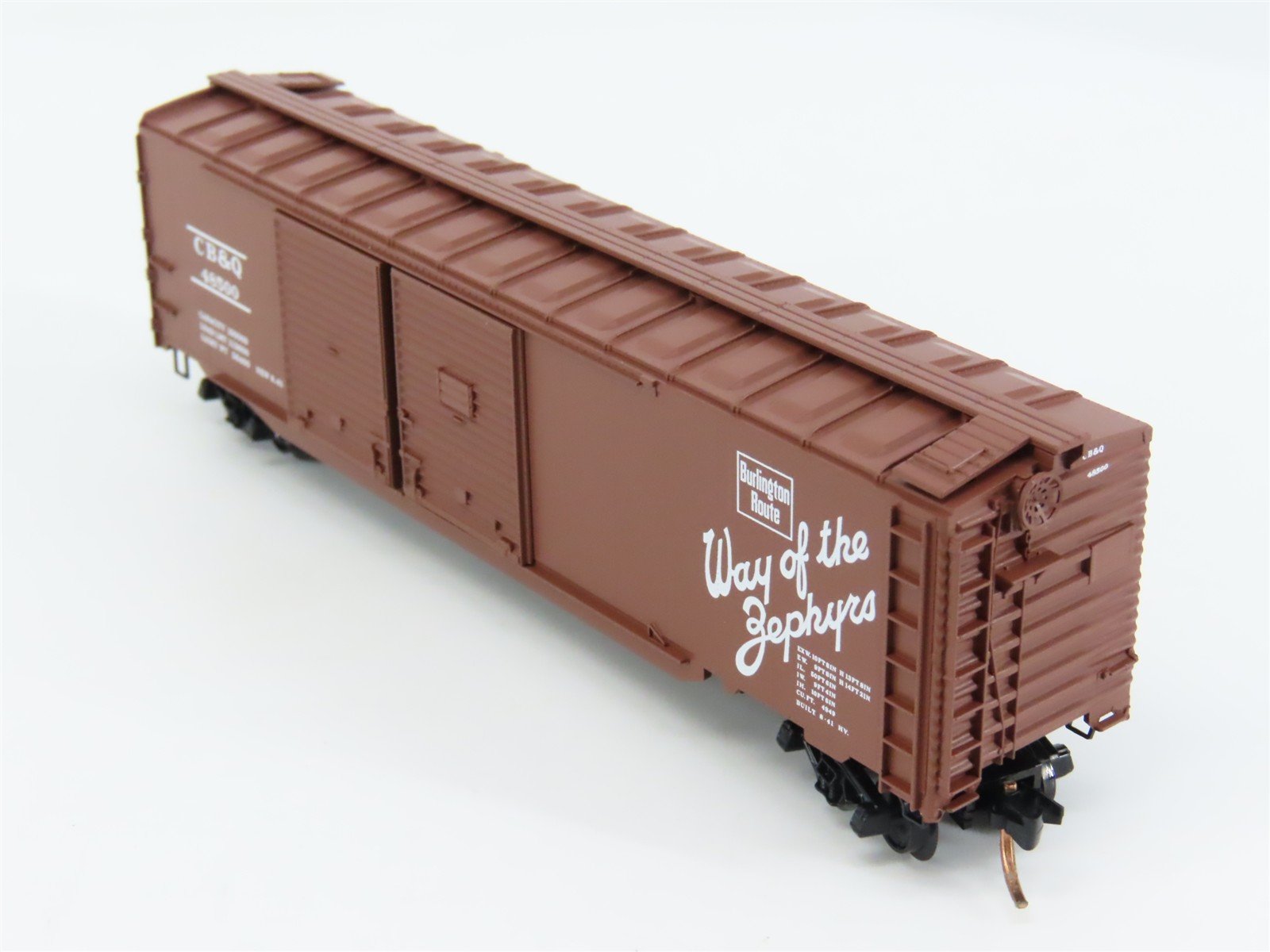 N Scale Micro-Trains 78090 Chicago, Burlington & Quincy 50' Auto Box Car RTR