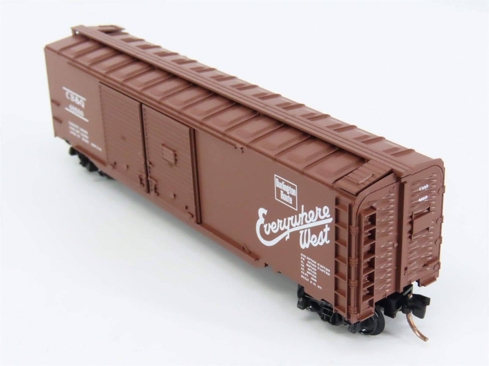 N Scale Micro-Trains 78090 Chicago, Burlington & Quincy 50' Auto Box Car RTR
