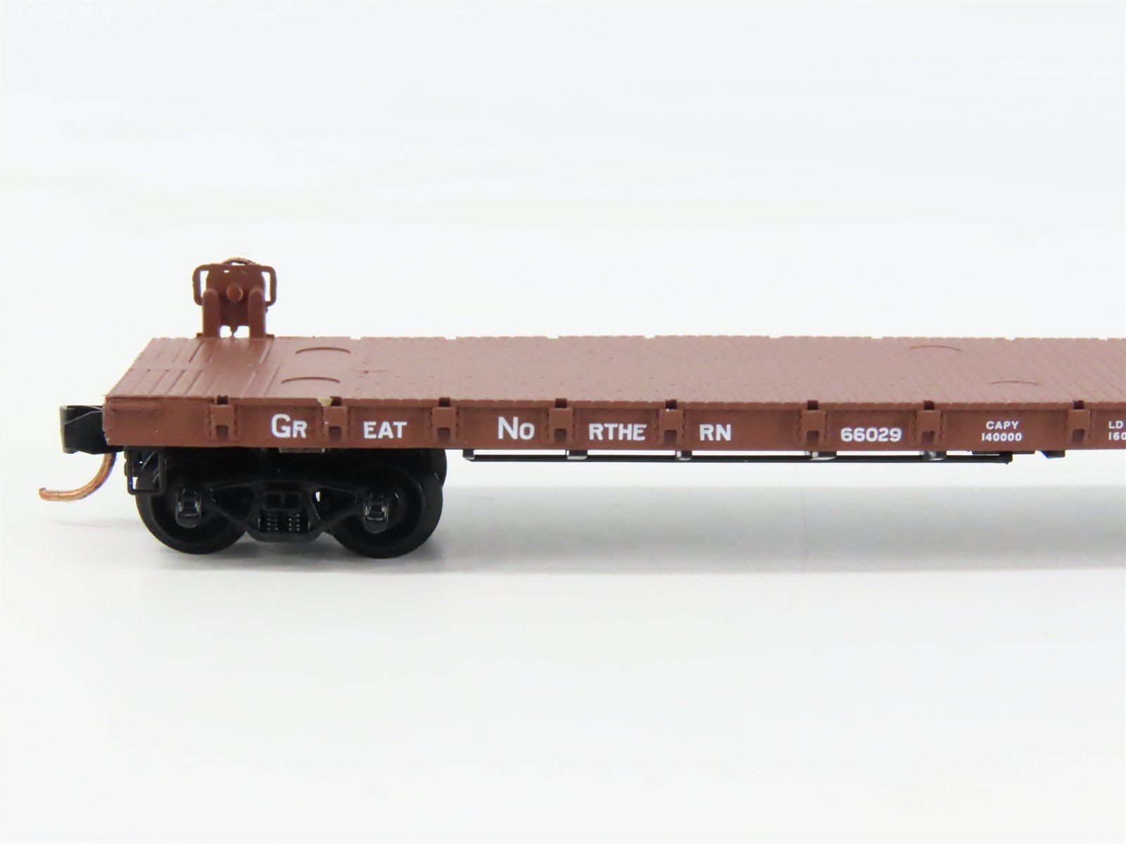 N Scale Micro-Trains 44010 GN Great Northern 50' Straight Side Flat Car RTR