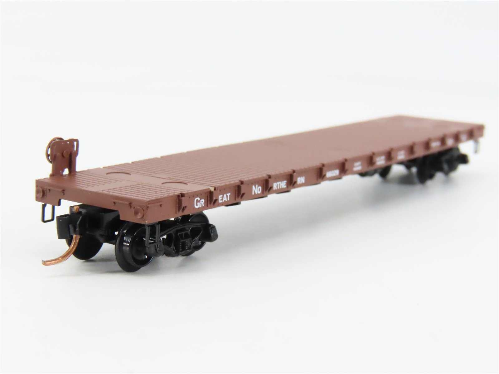 N Scale Micro-Trains 44010 GN Great Northern 50' Straight Side Flat Car RTR
